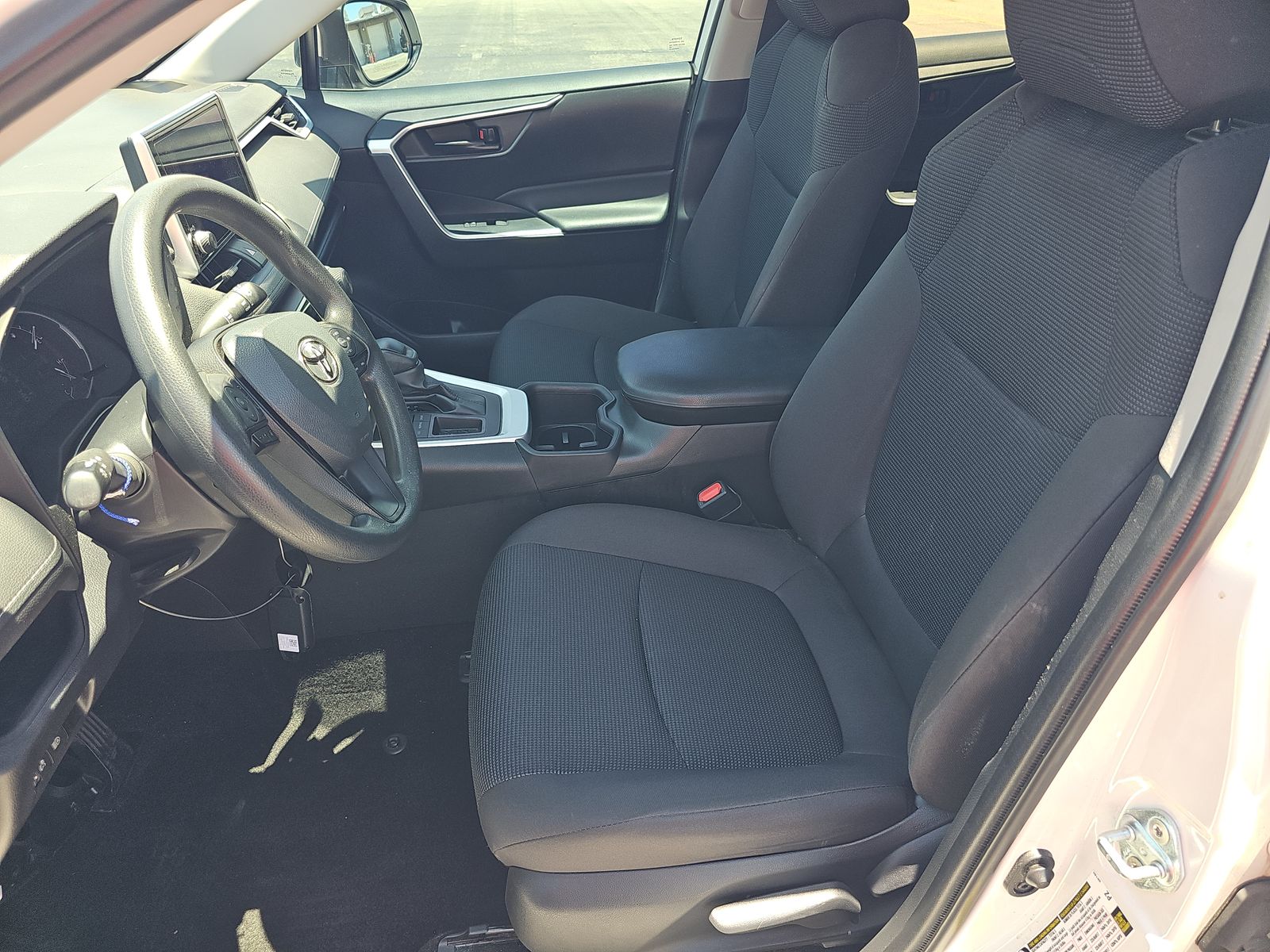 2024 Toyota RAV4 LE FWD