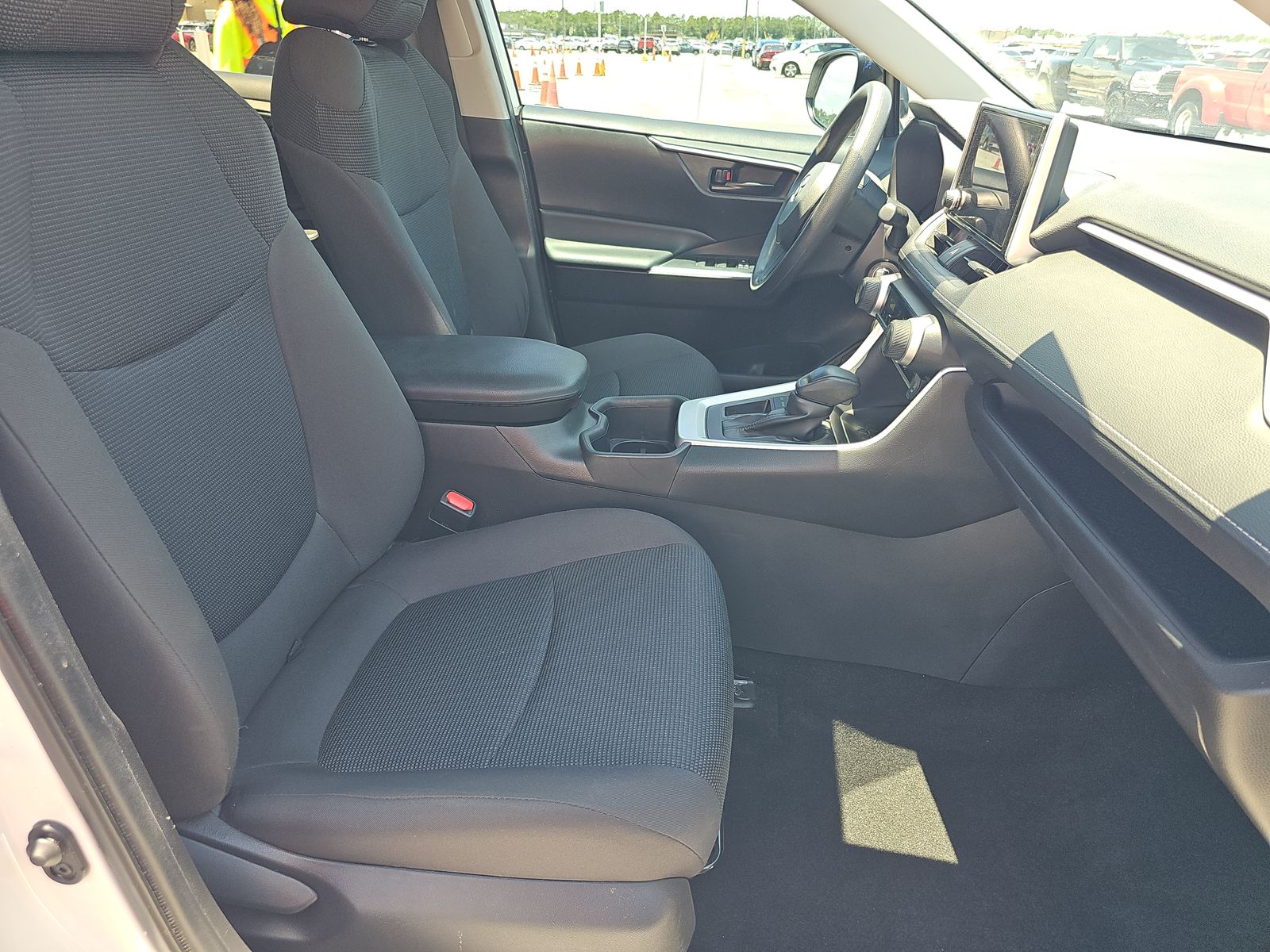2024 Toyota RAV4 LE FWD
