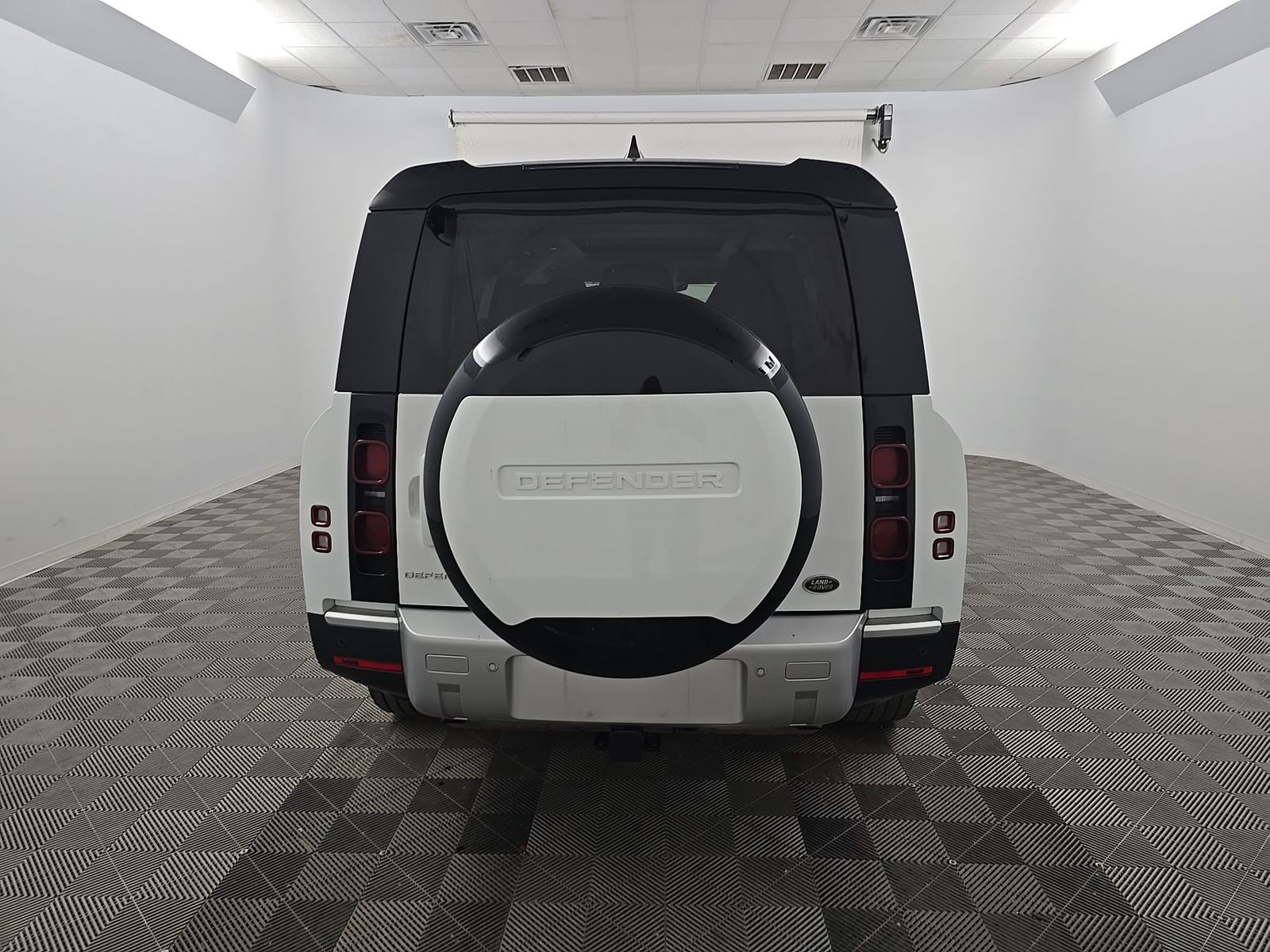 2023 Land Rover Defender 130 SE FWD
