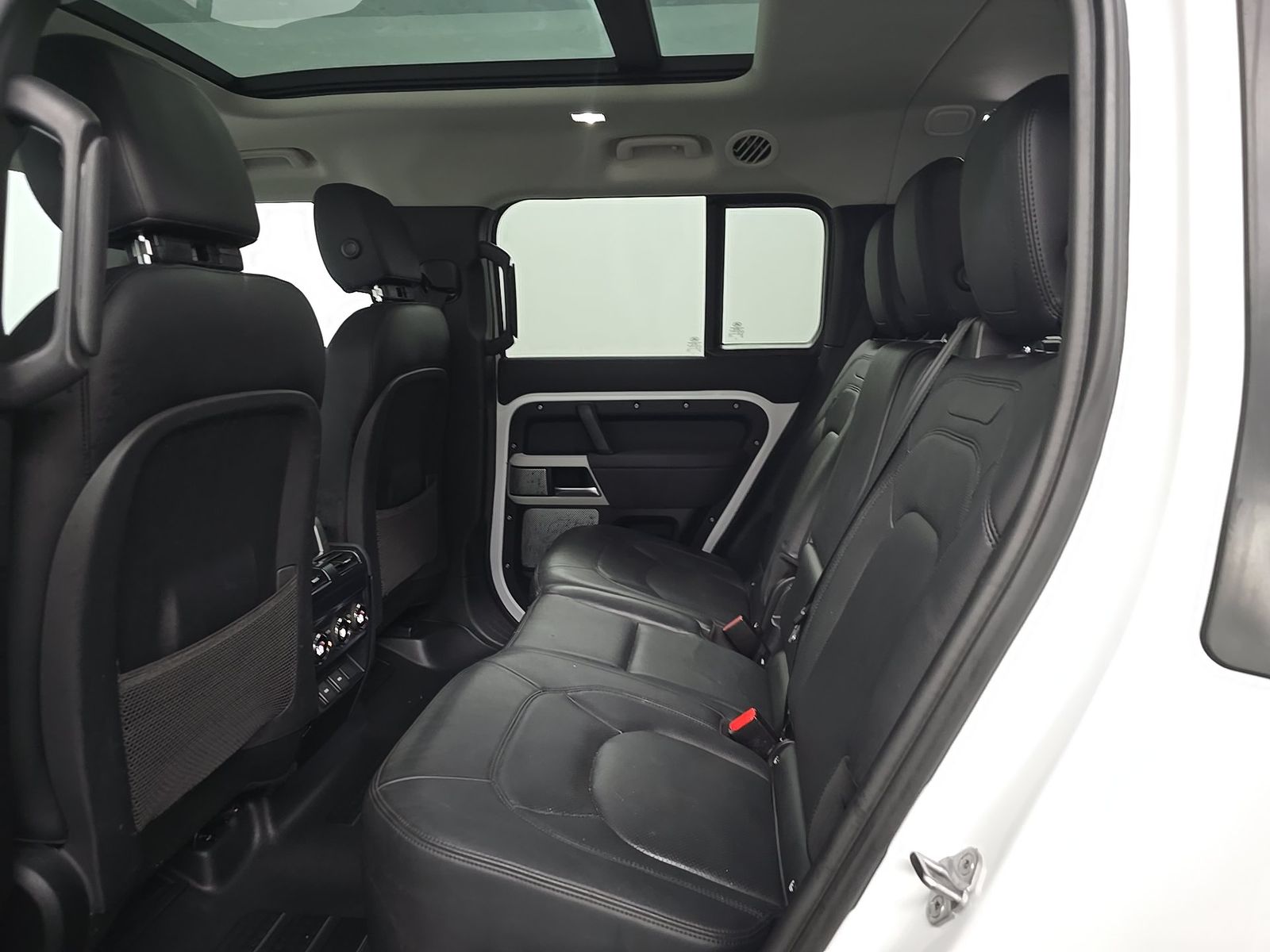 2023 Land Rover Defender 130 SE FWD