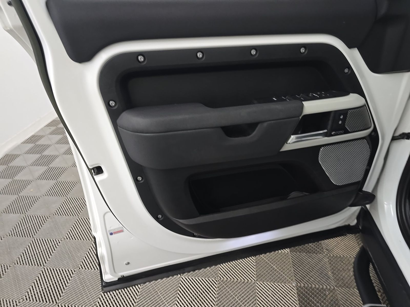 2023 Land Rover Defender 130 SE FWD