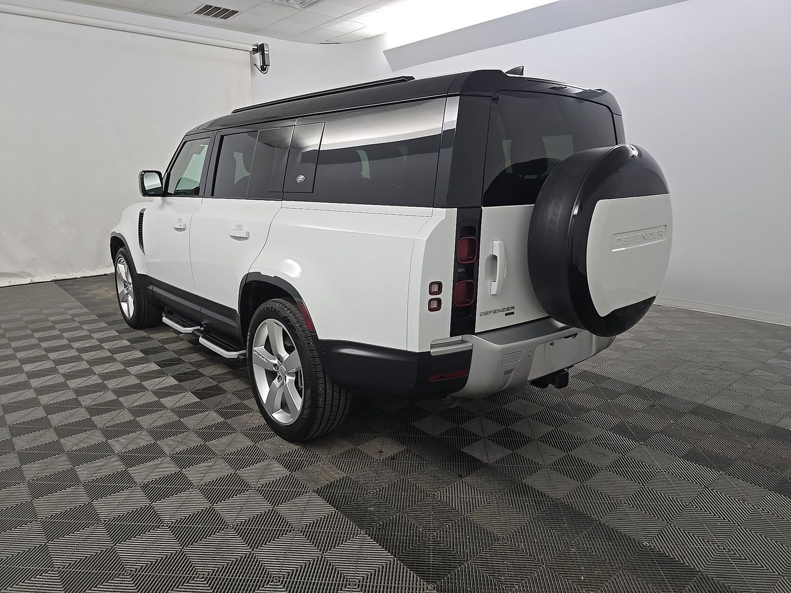 2023 Land Rover Defender 130 SE FWD