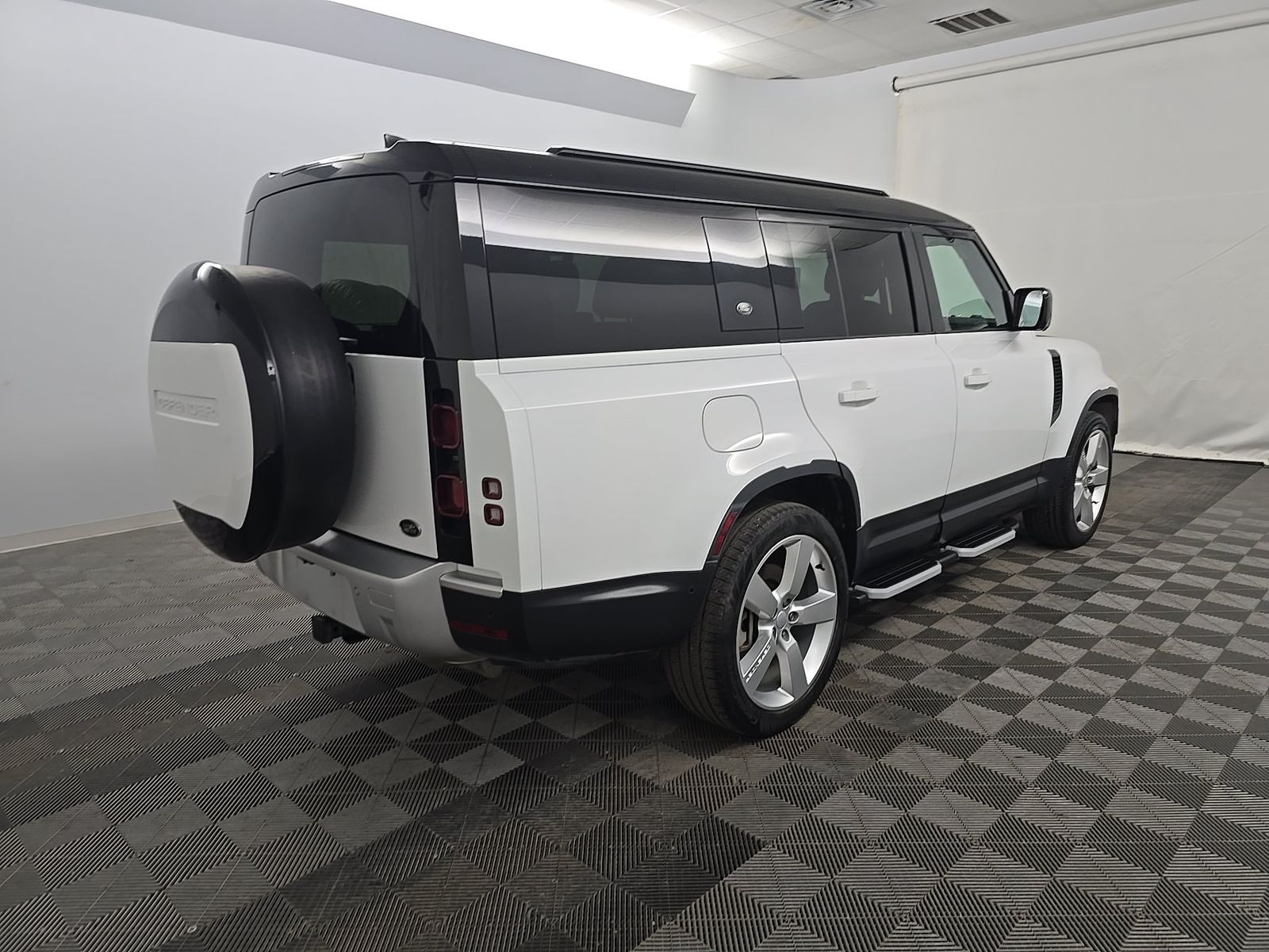 2023 Land Rover Defender 130 SE FWD