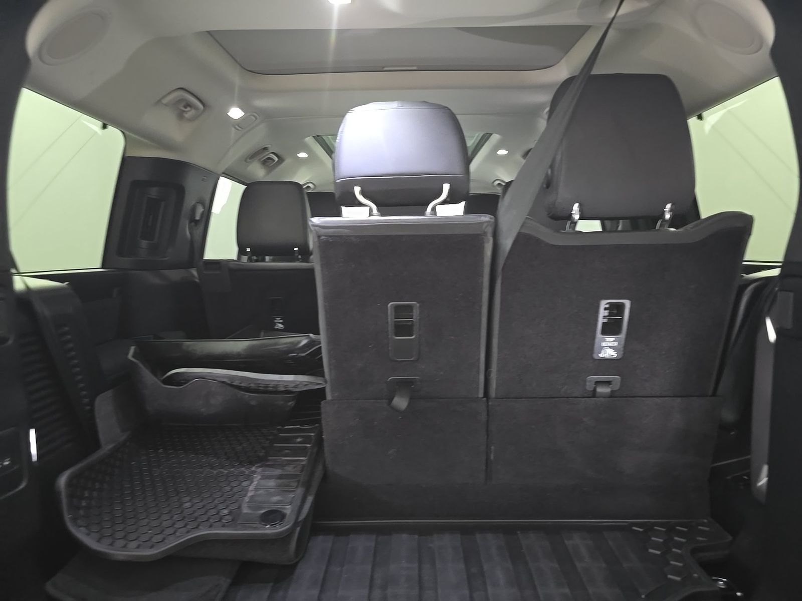 2023 Land Rover Defender 130 SE FWD