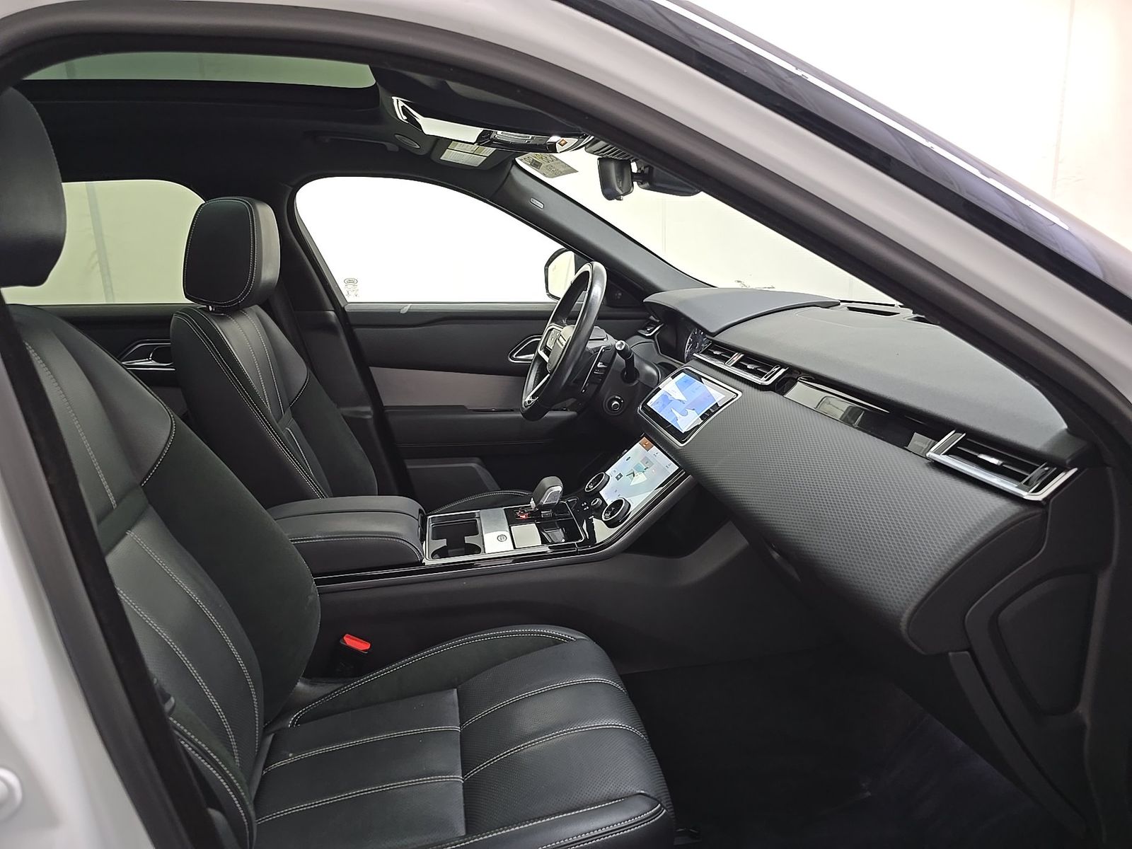 2023 Land Rover Range Rover Velar R-Dynamic S FWD