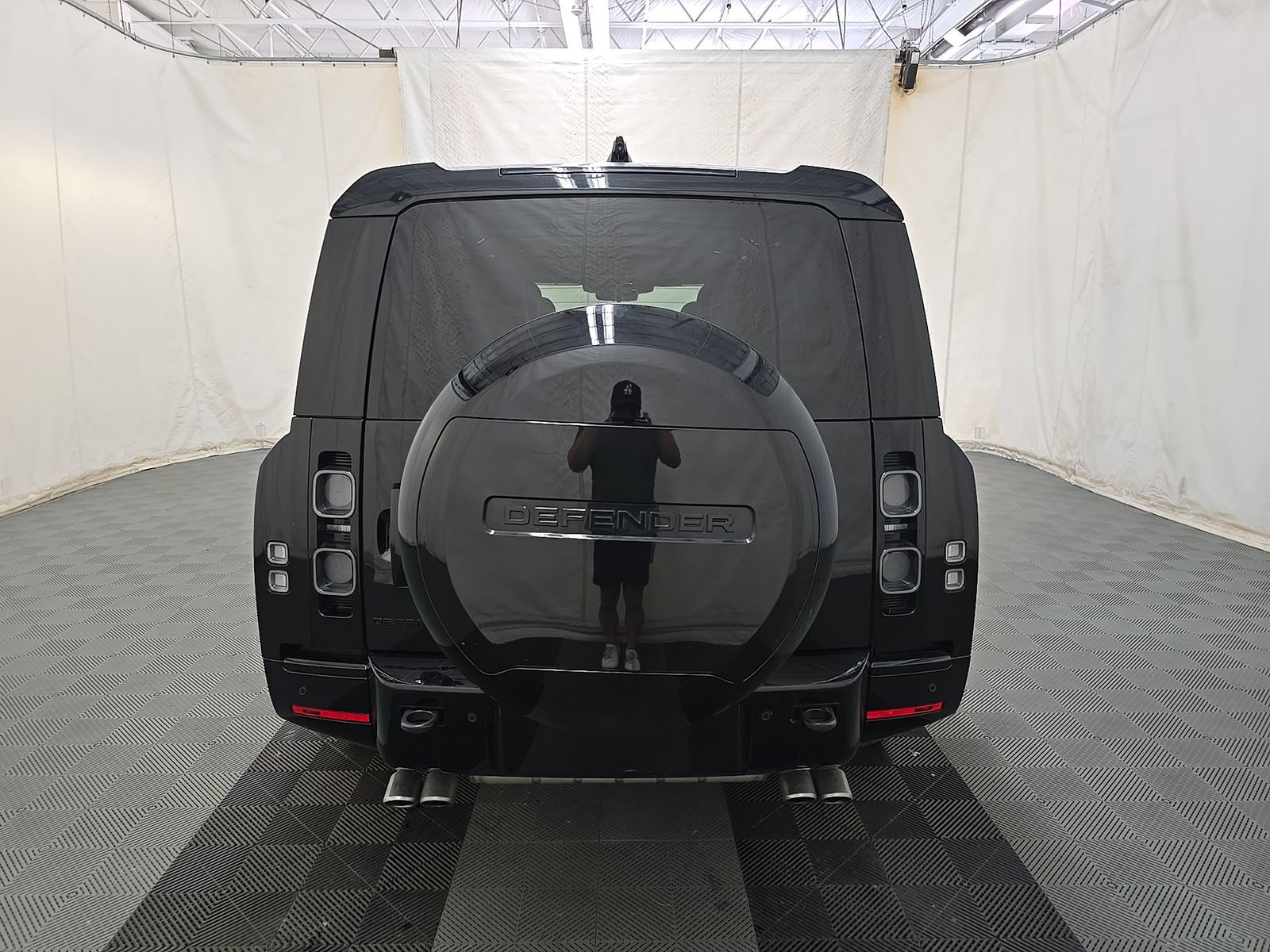 2025 Land Rover Defender 130 V8 FWD