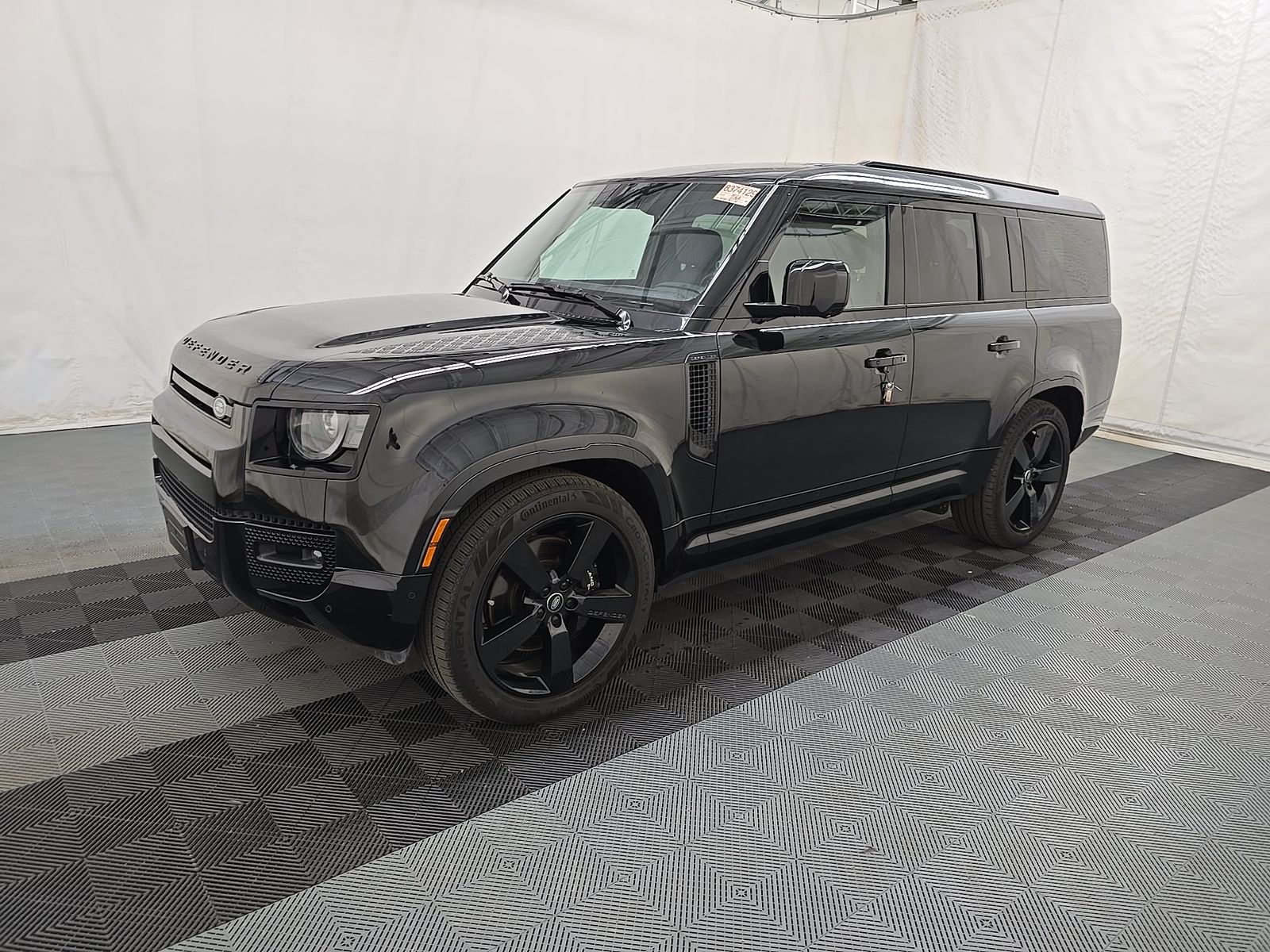2025 Land Rover Defender 130 V8 FWD