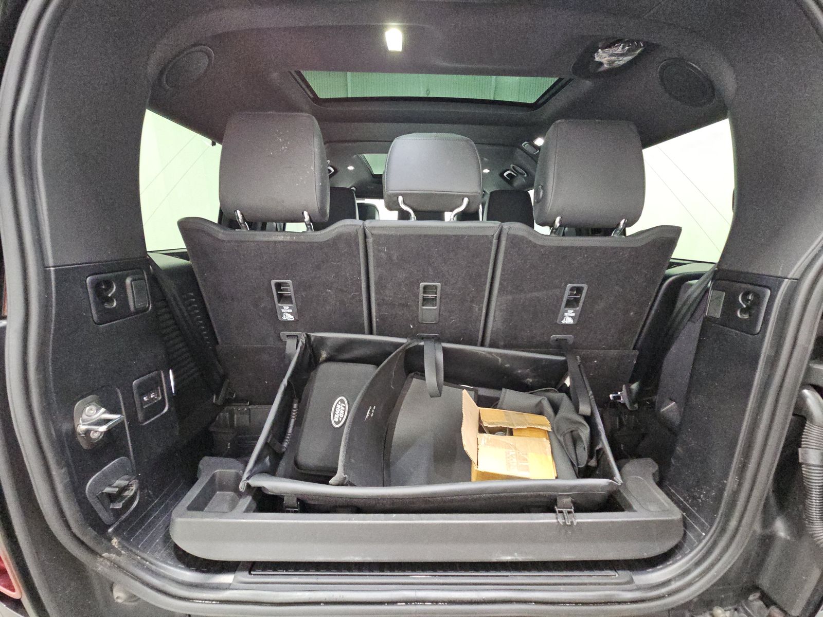 2024 Land Rover Defender 130 X-Dynamic SE FWD