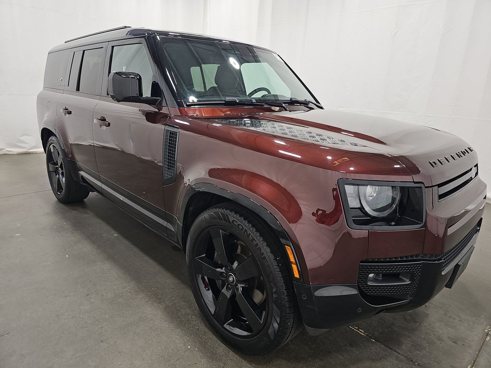 2024 Land Rover Defender 130 X-Dynamic SE FWD