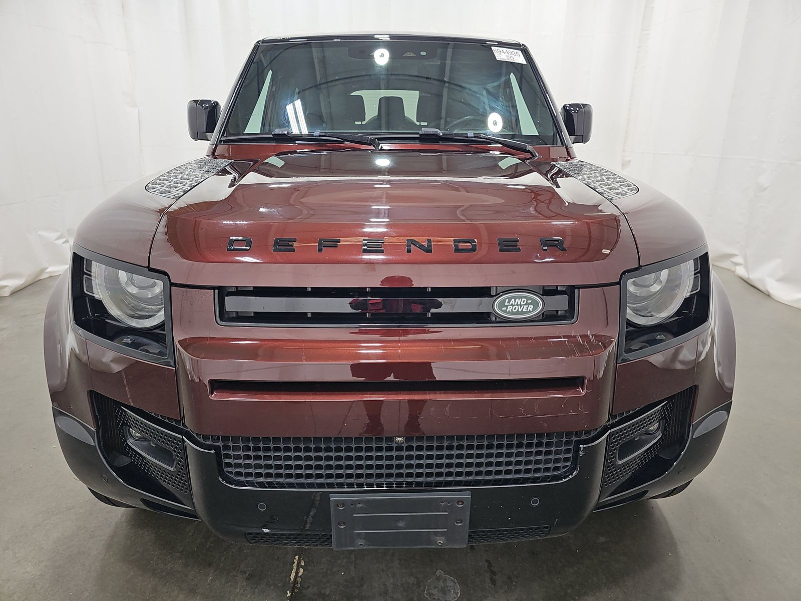 2024 Land Rover Defender 130 X-Dynamic SE FWD