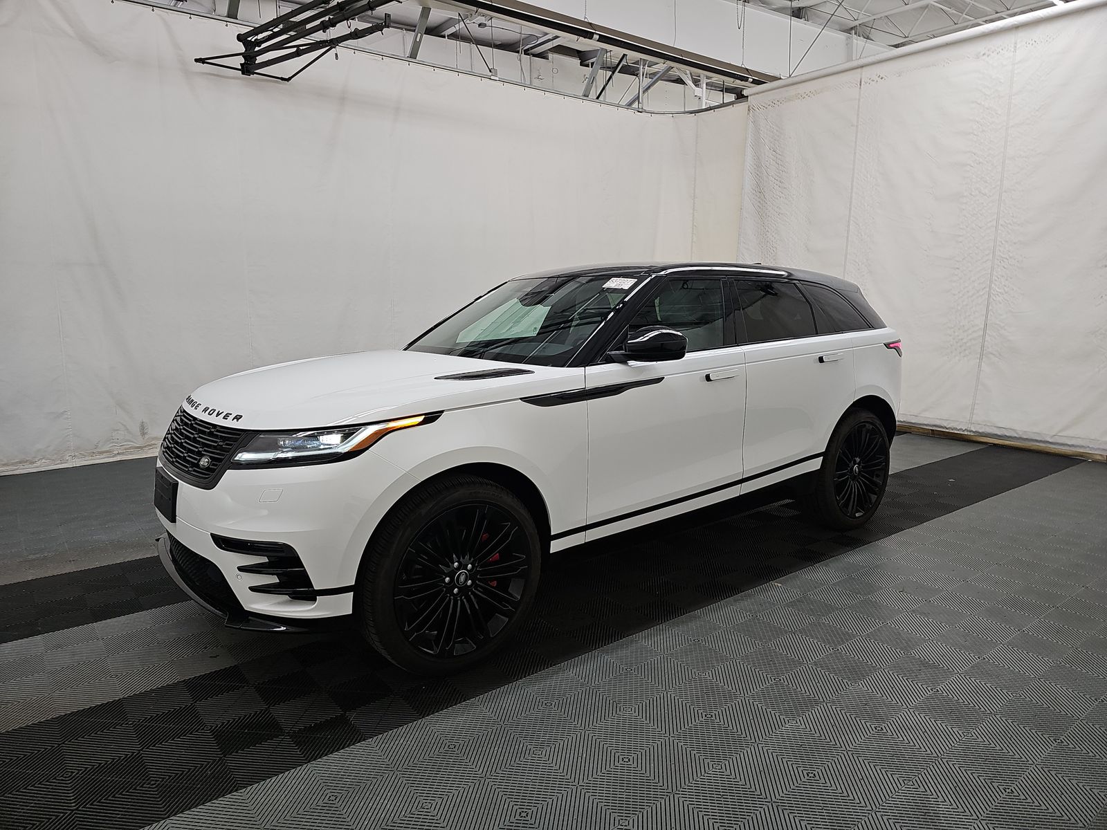 2024 Land Rover Range Rover Velar Dynamic SE FWD
