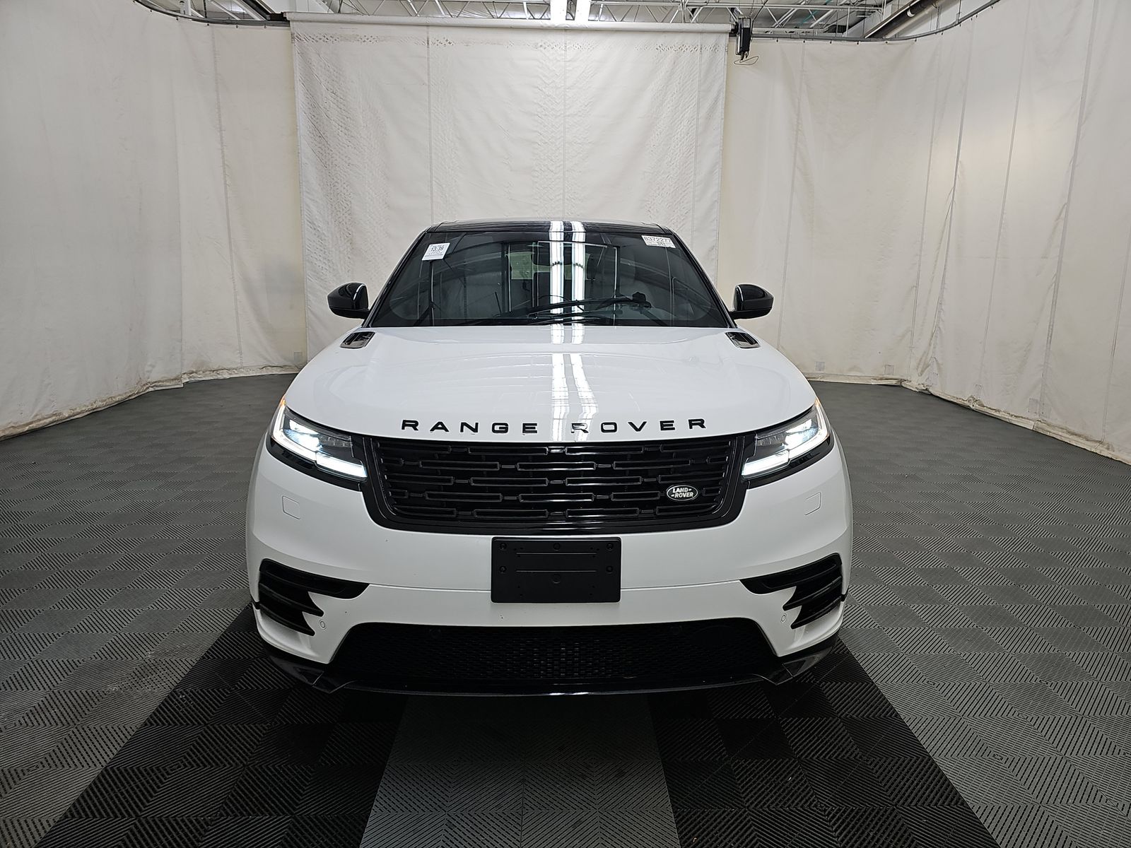 2024 Land Rover Range Rover Velar Dynamic SE FWD