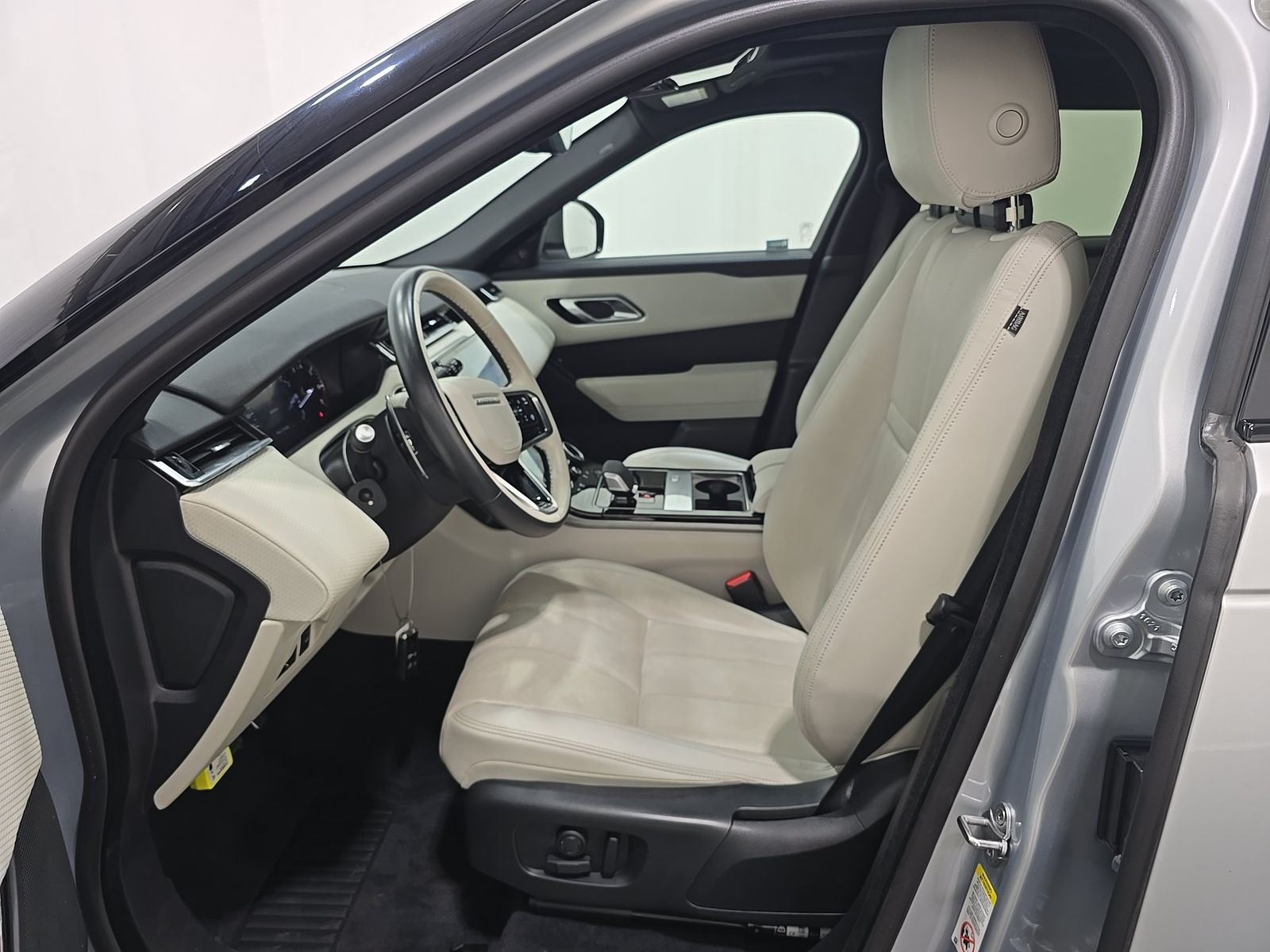 2023 Land Rover Range Rover Velar R-Dynamic S FWD