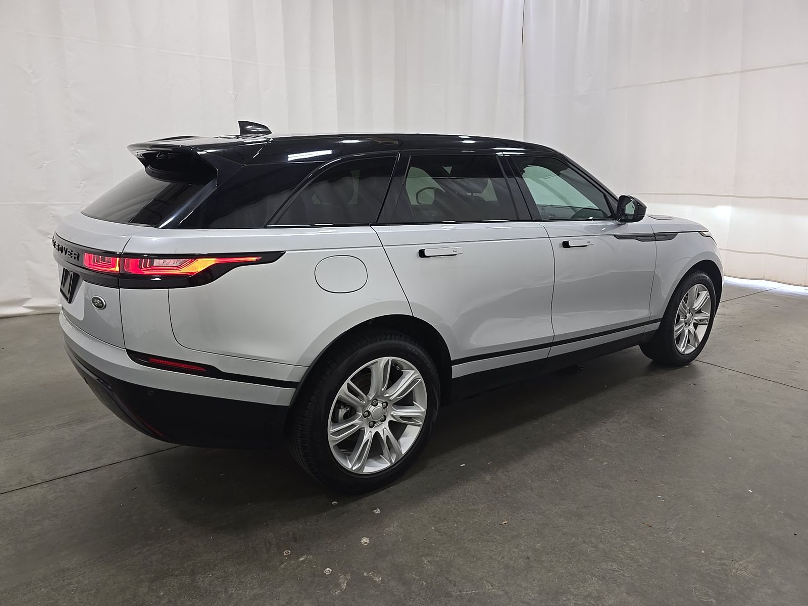 2023 Land Rover Range Rover Velar R-Dynamic S FWD