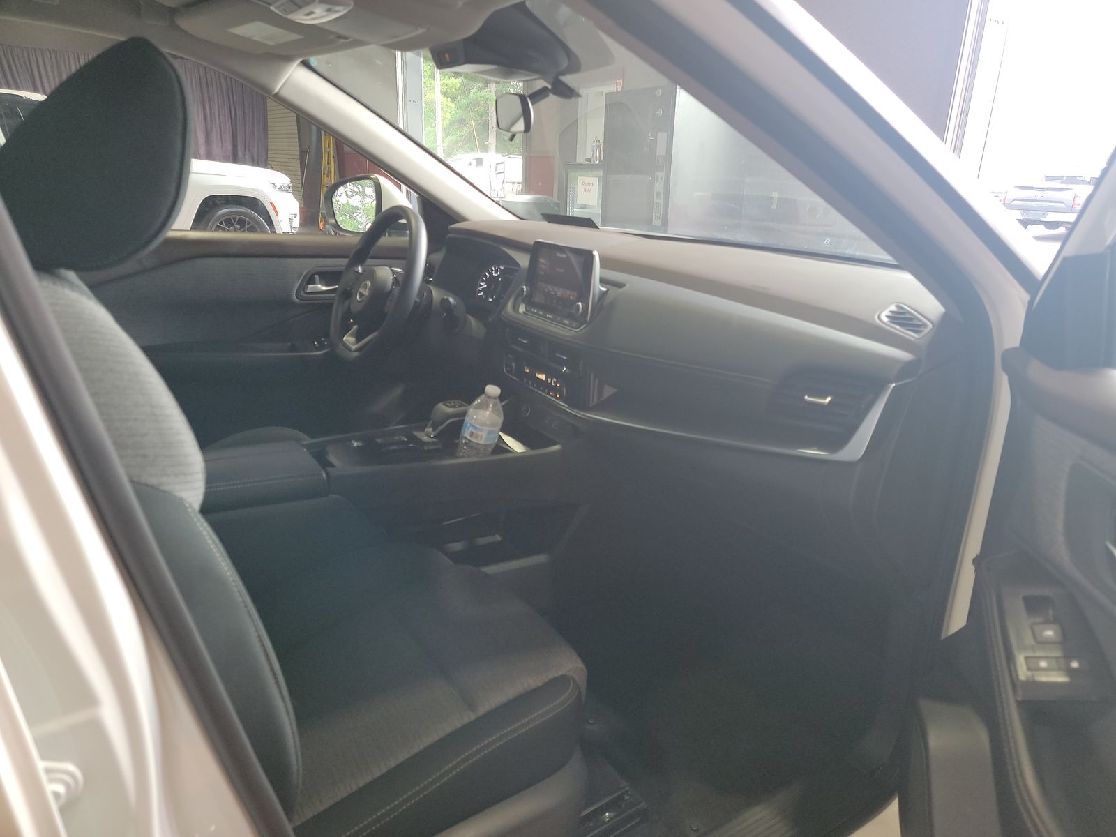 2022 Nissan Rogue SV FWD
