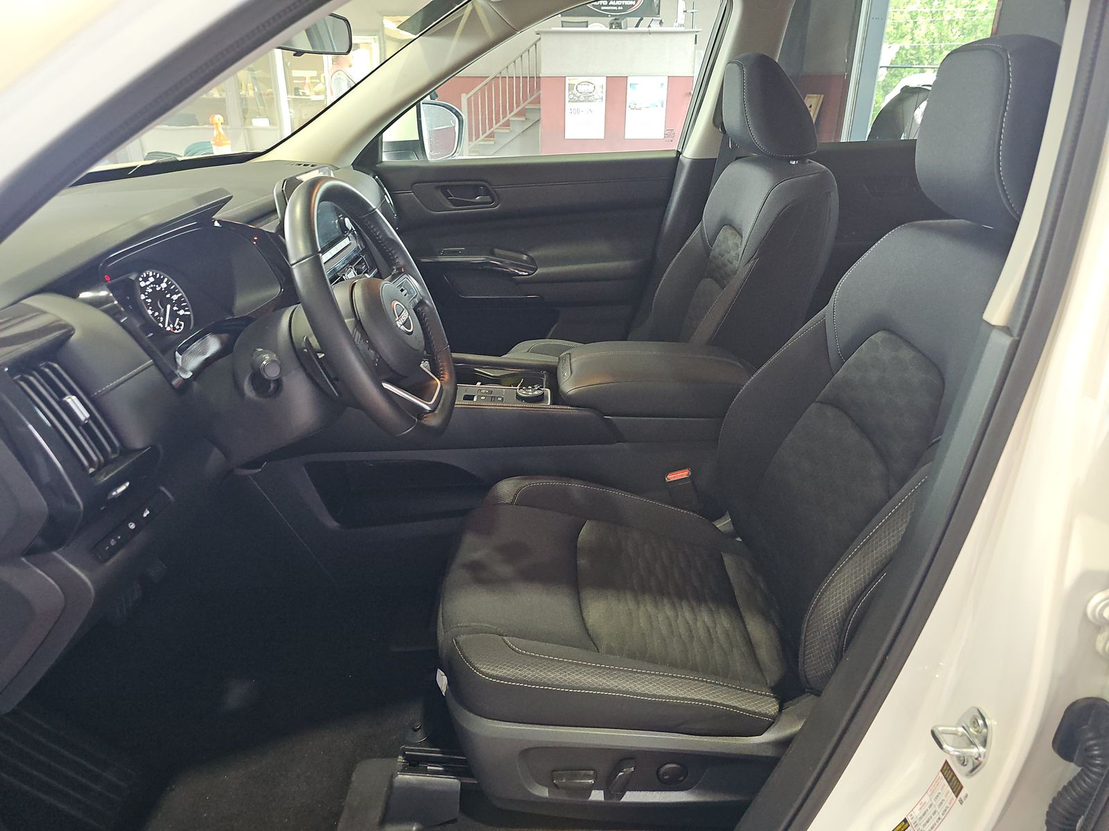 2024 Nissan Pathfinder SV AWD