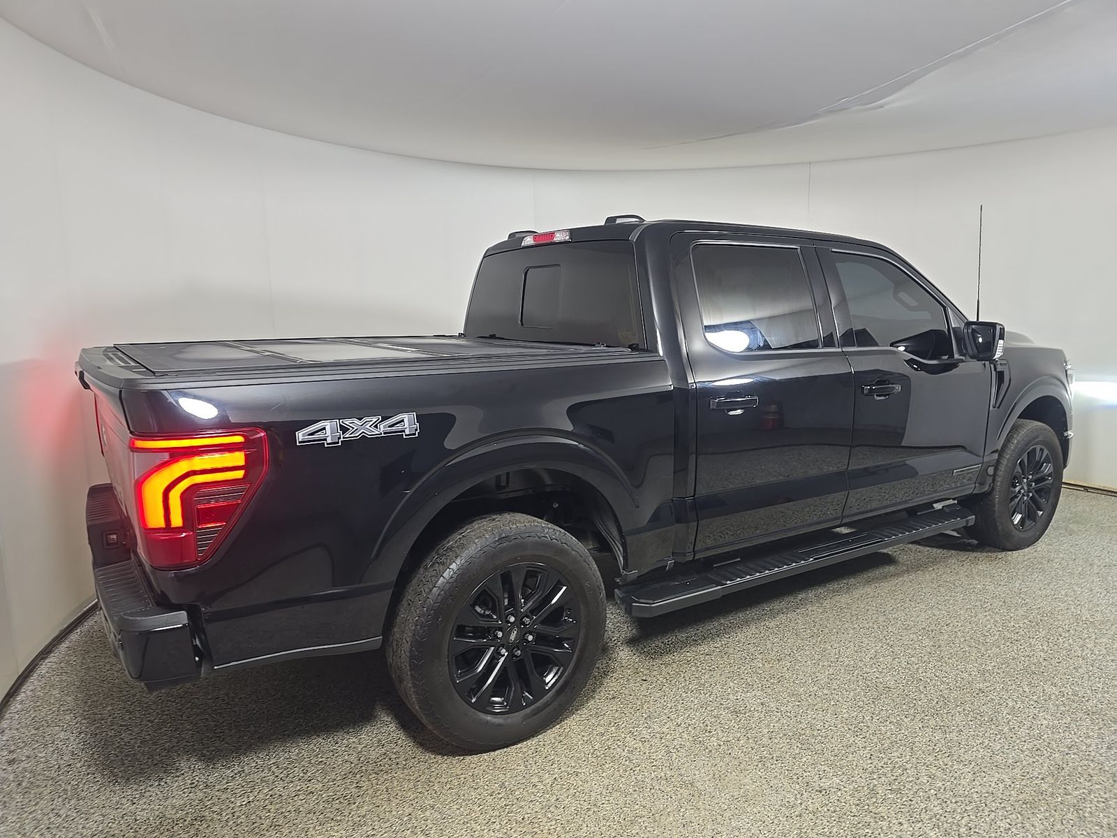 2024 Ford F-150 Hybrid Lariat AWD