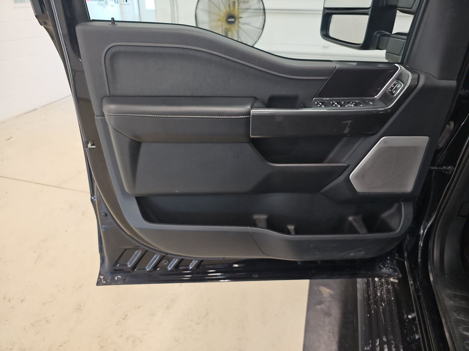 2023 Ford F-150 Hybrid Lariat AWD