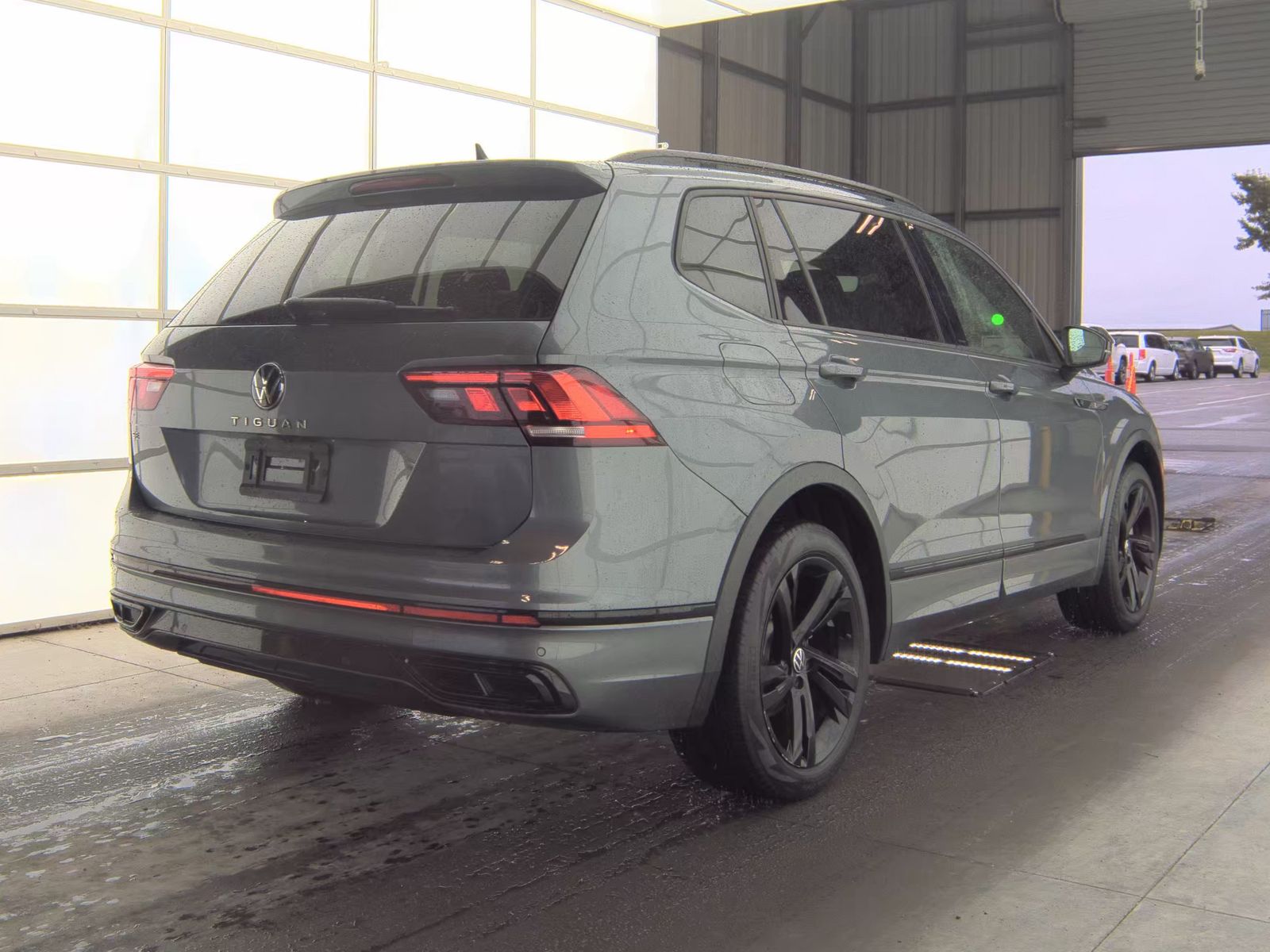 2023 Volkswagen Tiguan 2.0T SE R-Line Black FWD