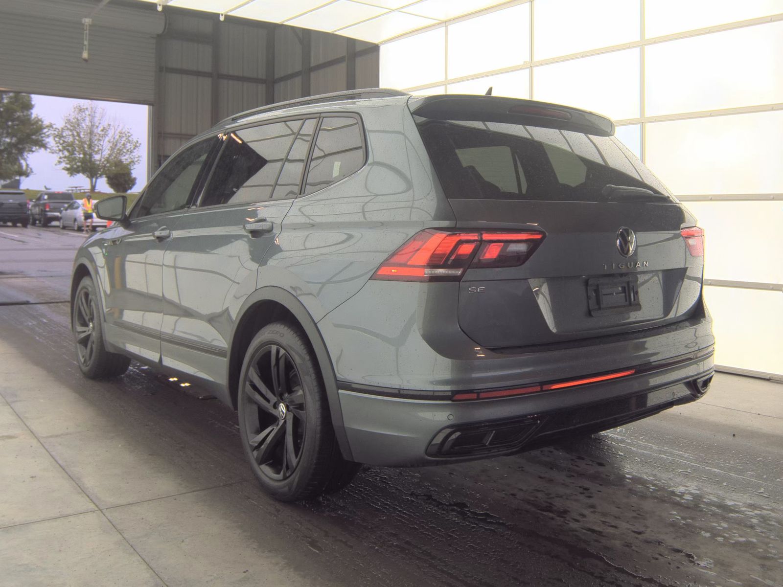 2023 Volkswagen Tiguan 2.0T SE R-Line Black FWD