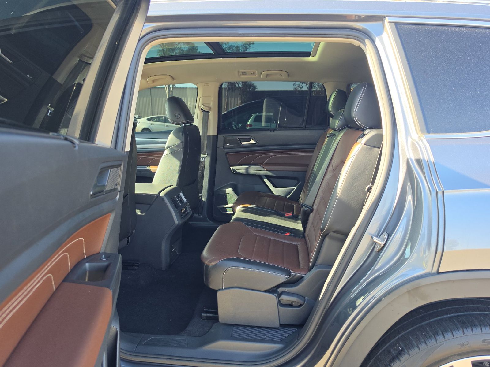 2023 Volkswagen Atlas 3.6L SEL Premium R-Line AWD