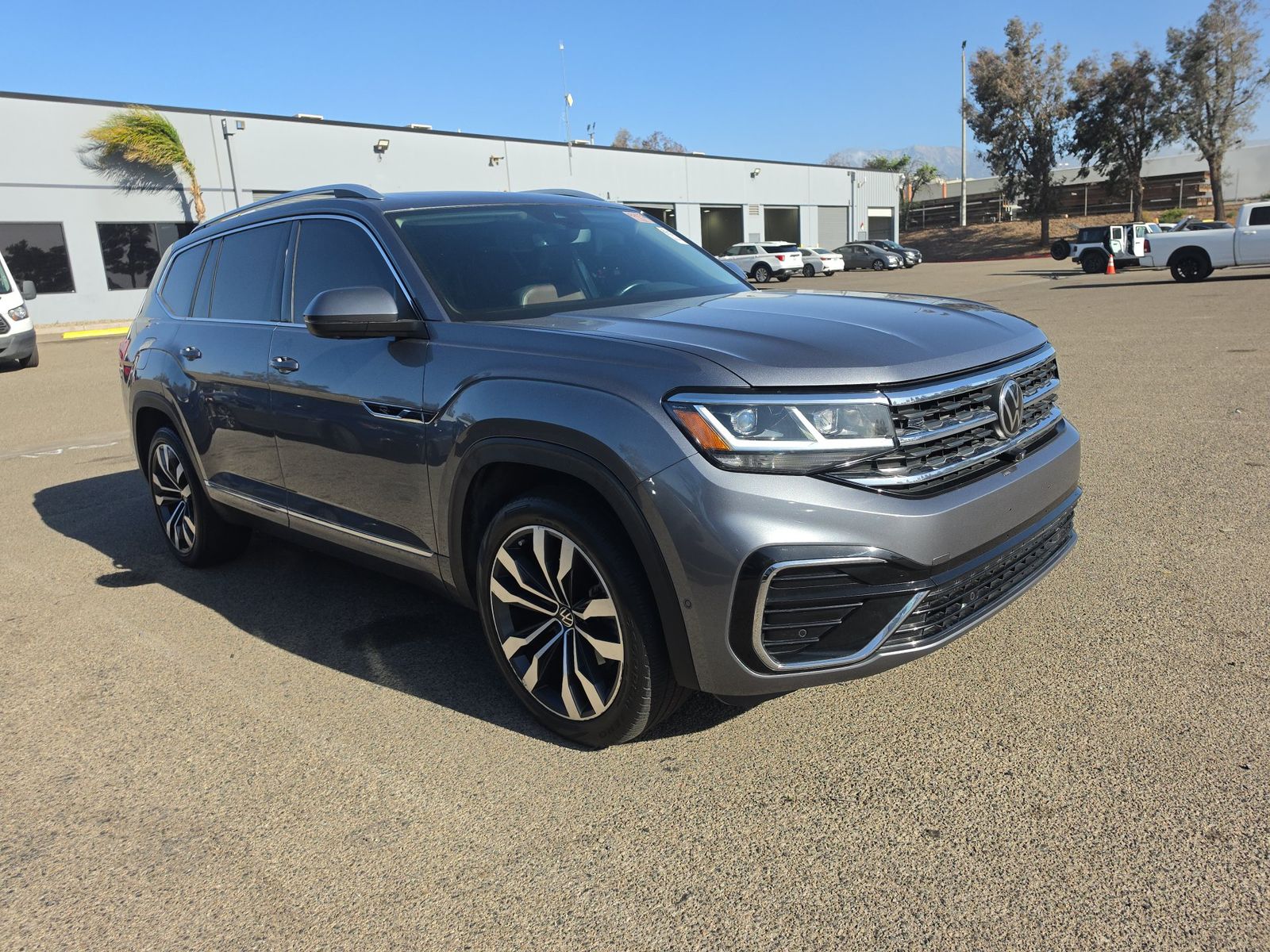 2023 Volkswagen Atlas 3.6L SEL Premium R-Line AWD