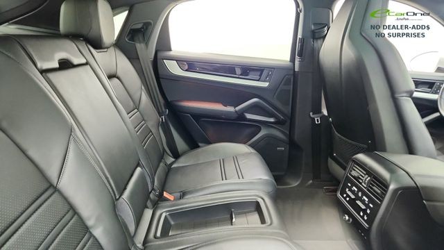 2024 Porsche Cayenne Base AWD