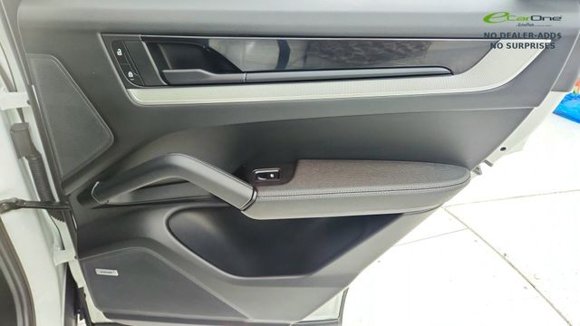 2024 Porsche Cayenne Base AWD