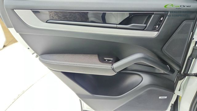2024 Porsche Cayenne Base AWD