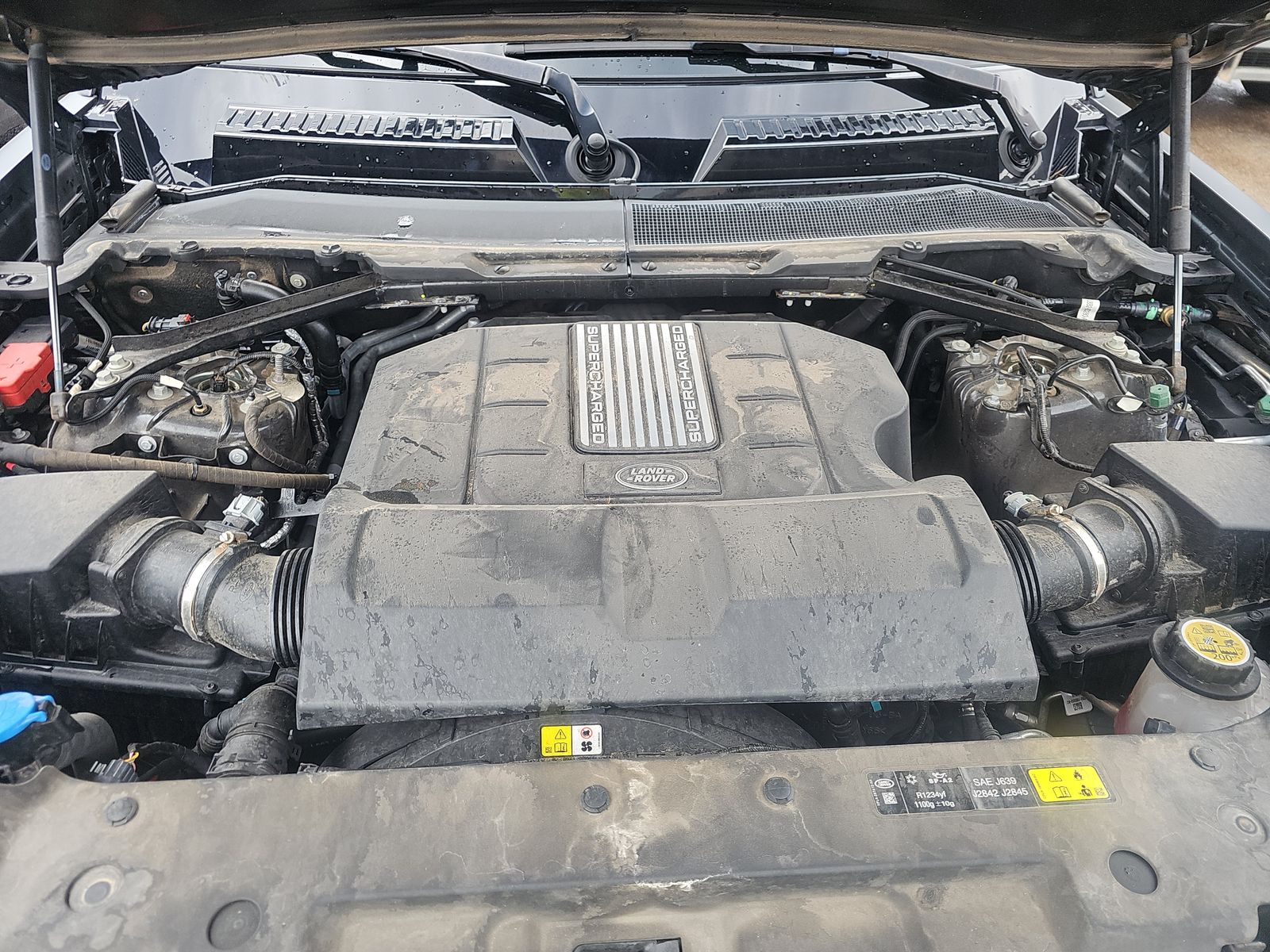 2025 Land Rover Defender 130 V8 AWD