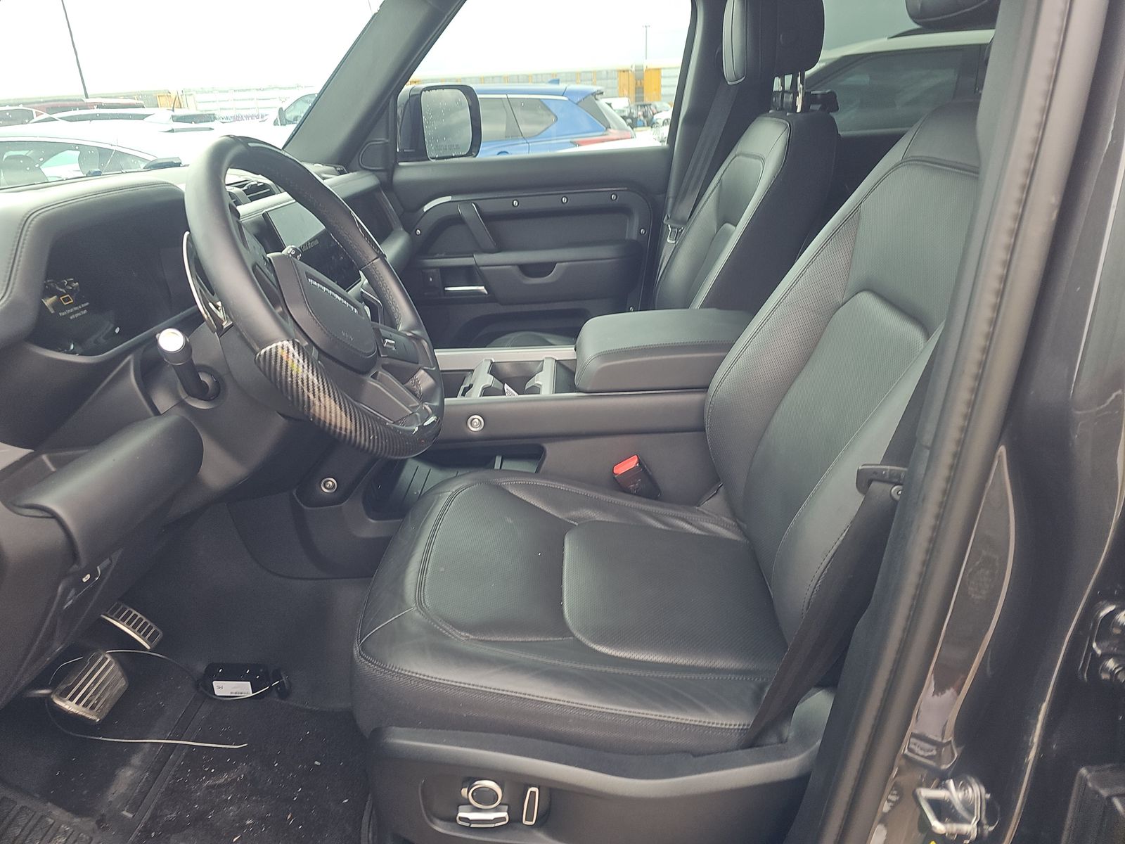 2025 Land Rover Defender 130 V8 AWD