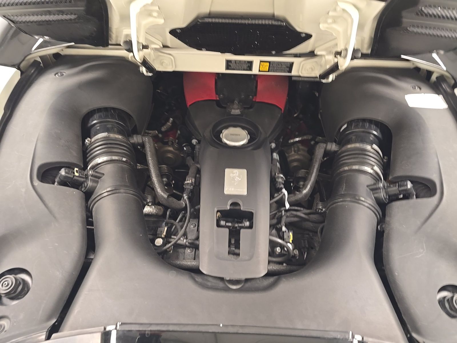 2022 Ferrari F8 Base RWD