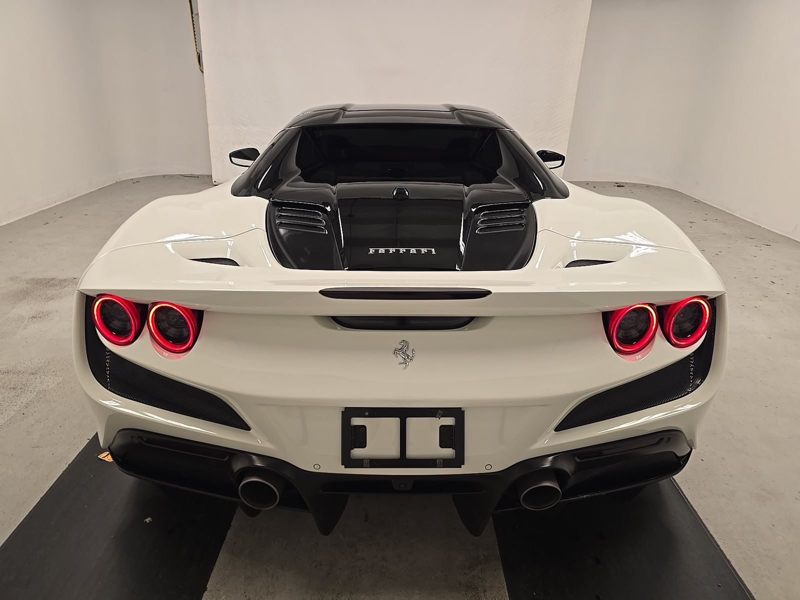 2022 Ferrari F8 Base RWD