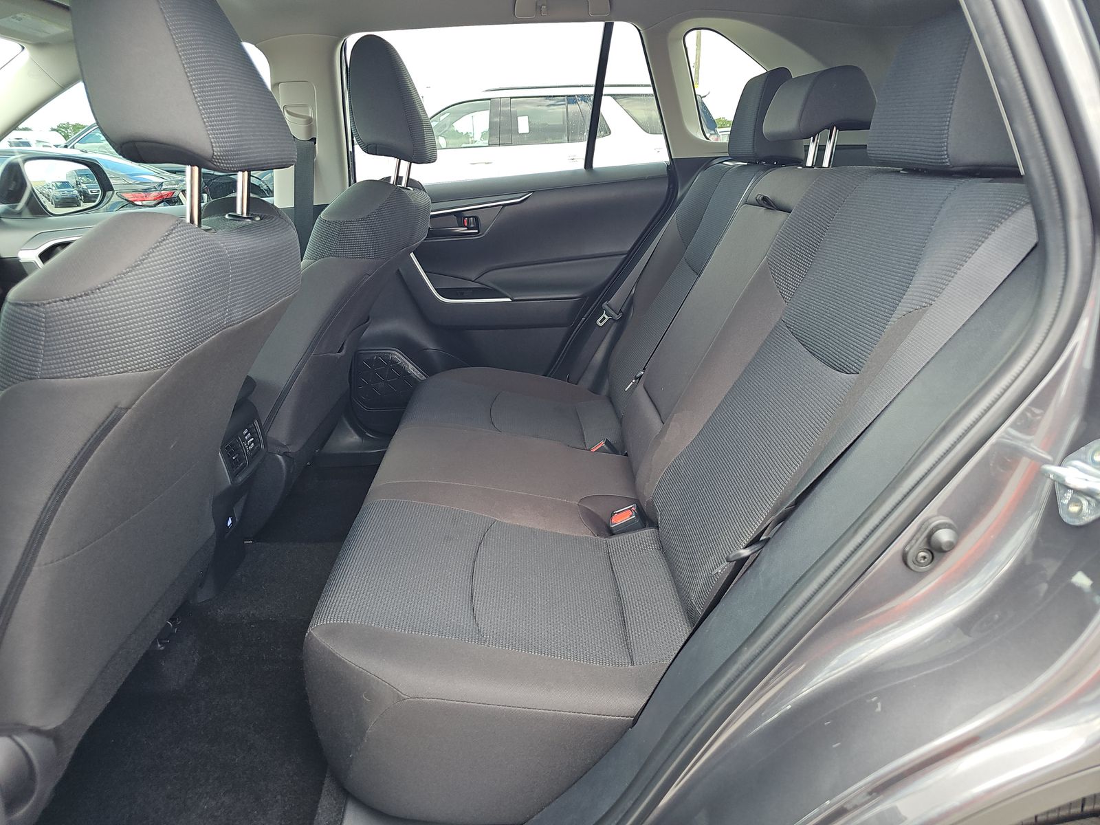 2025 Toyota RAV4 LE FWD