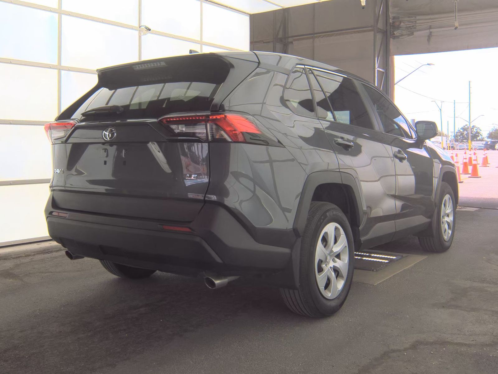 2025 Toyota RAV4 LE FWD