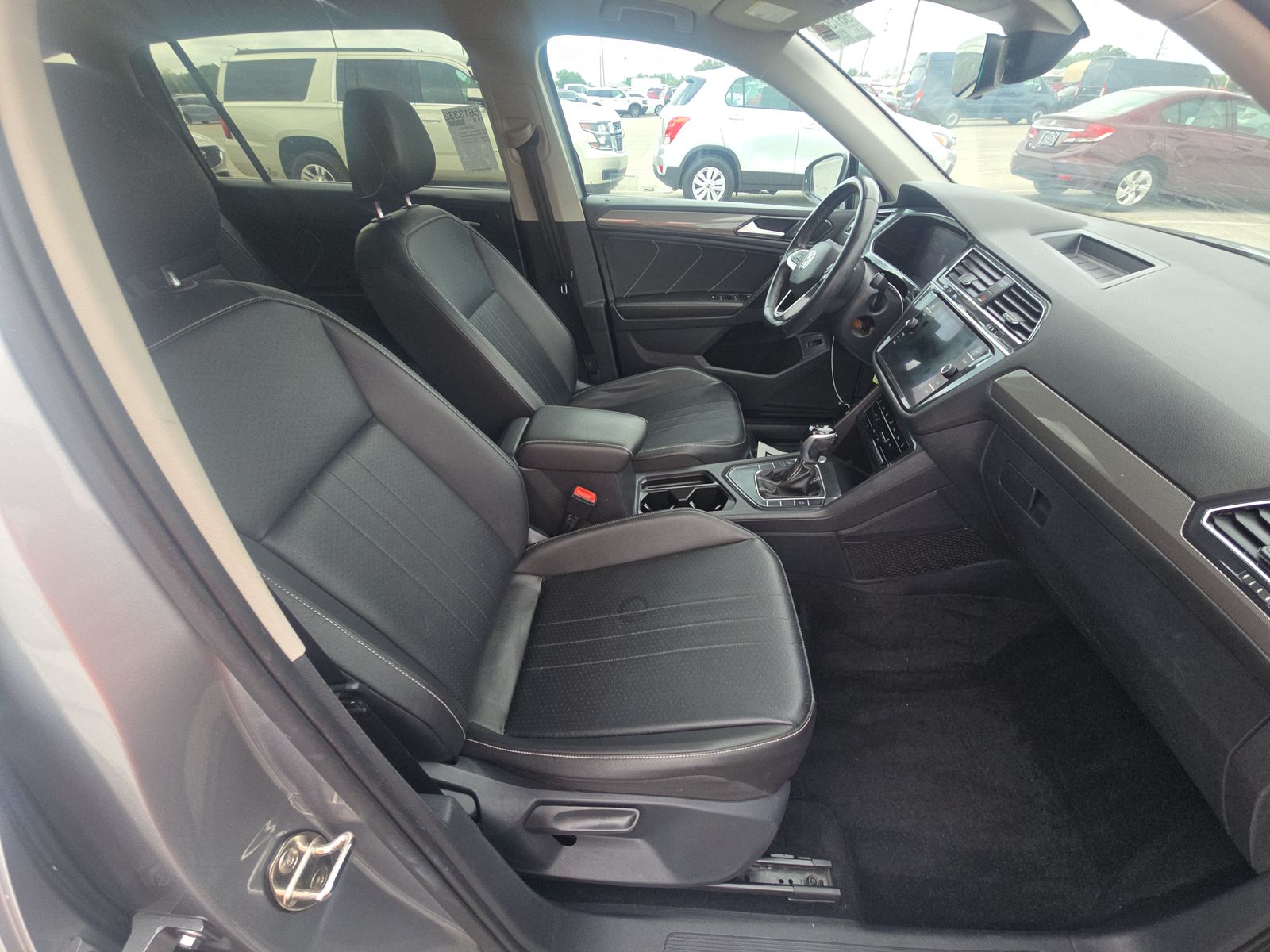 2022 Volkswagen Tiguan 2.0T SE FWD