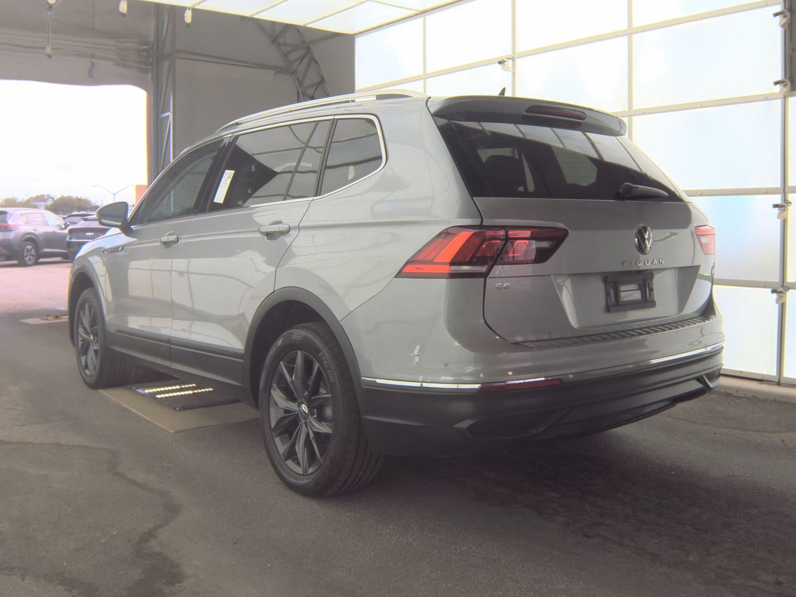 2022 Volkswagen Tiguan 2.0T SE FWD
