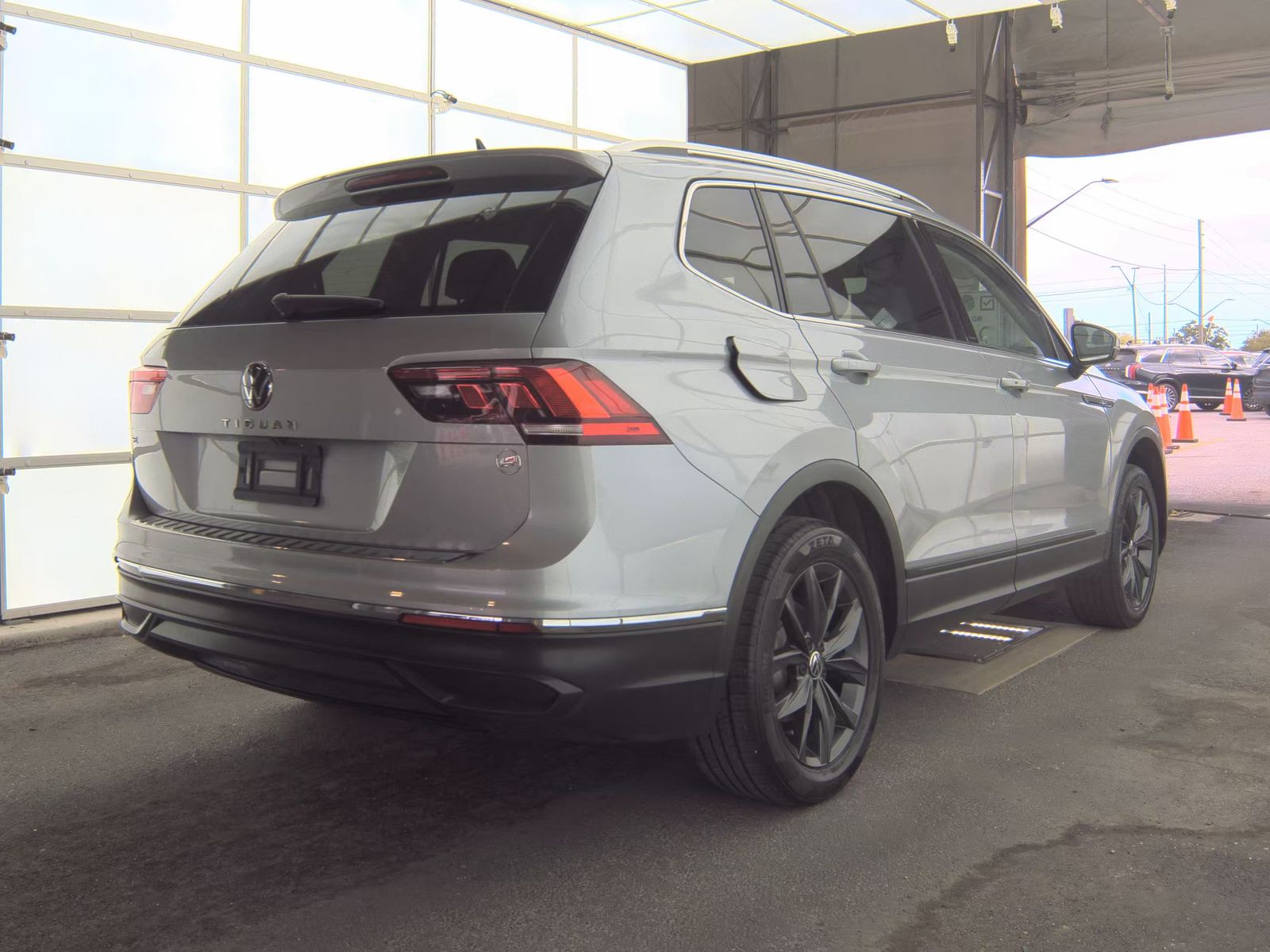 2022 Volkswagen Tiguan 2.0T SE FWD