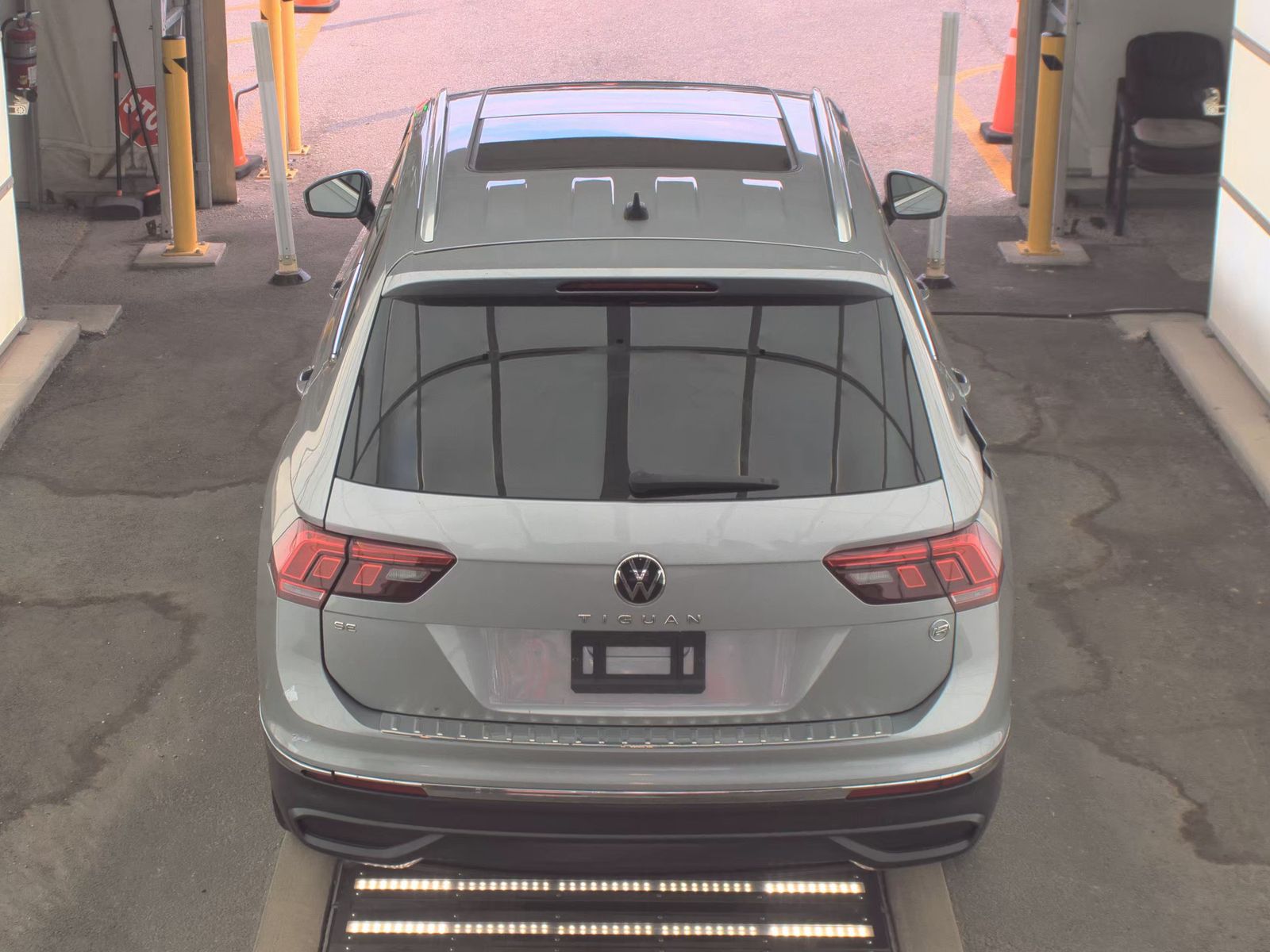 2022 Volkswagen Tiguan 2.0T SE FWD