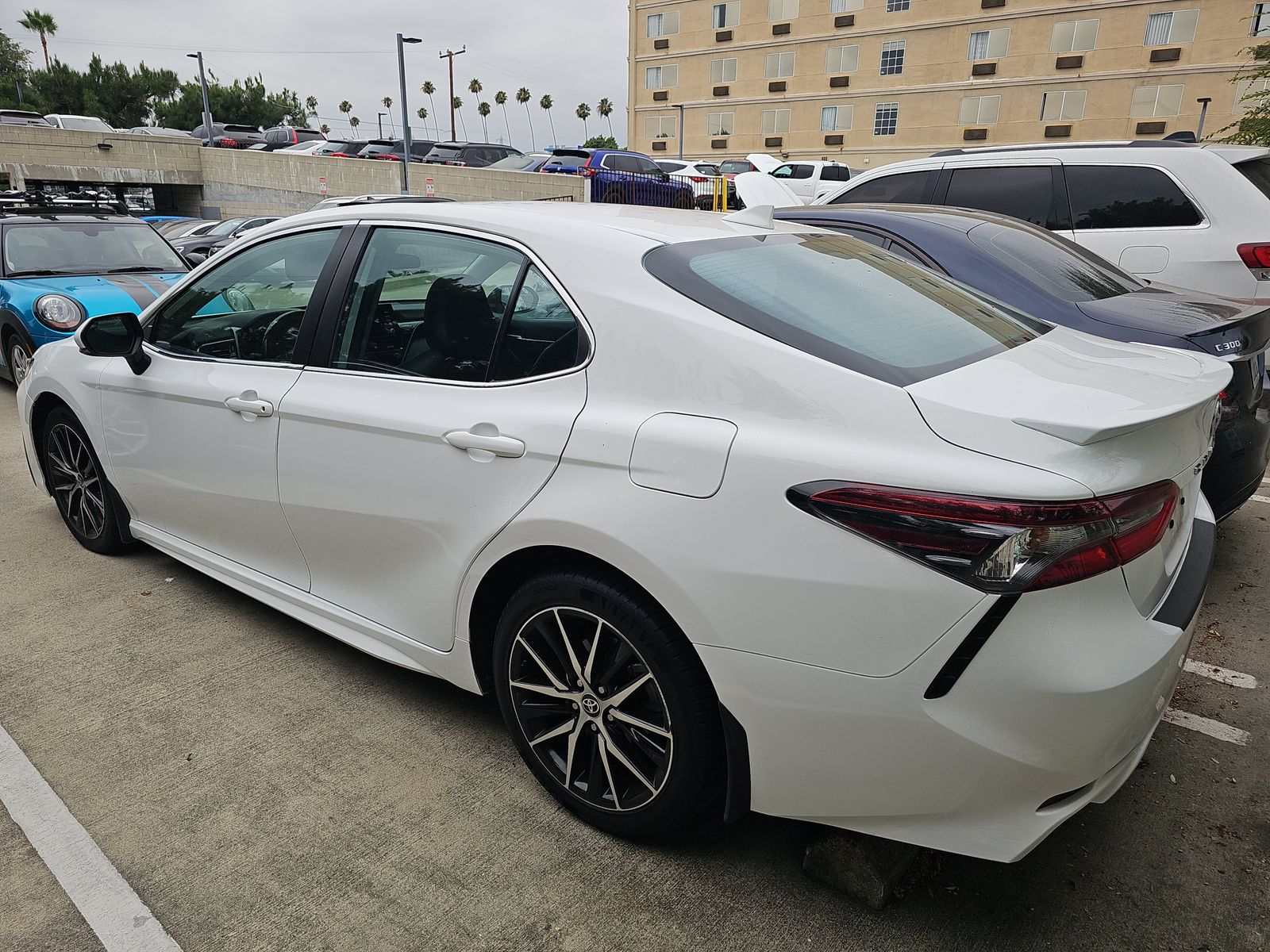 2024 Toyota Camry SE FWD