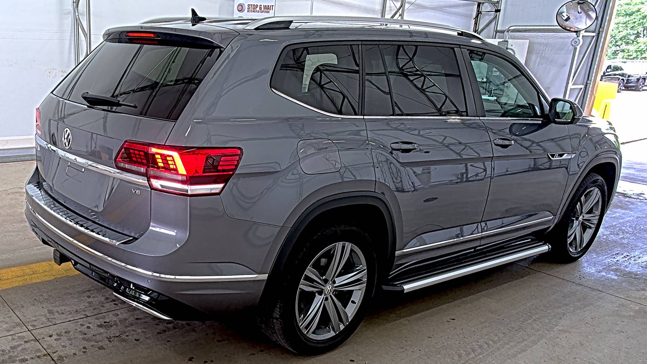 2019 Volkswagen Atlas 3.6L SEL R-Line FWD