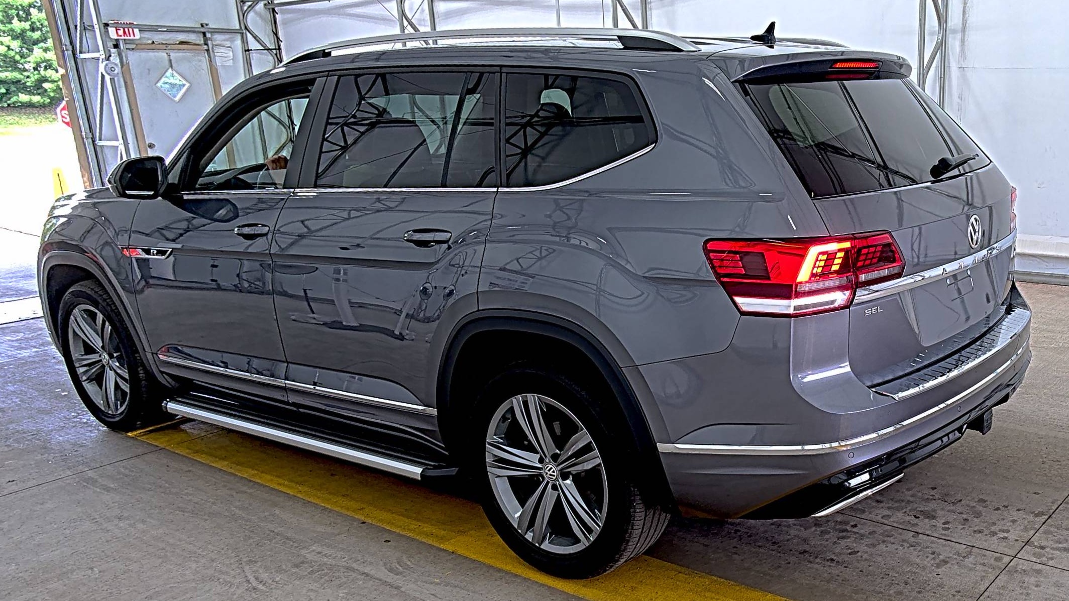 2019 Volkswagen Atlas 3.6L SEL R-Line FWD
