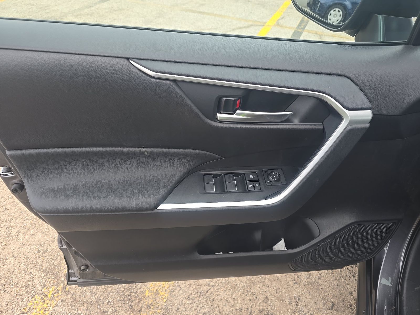 2025 Toyota RAV4 XLE AWD