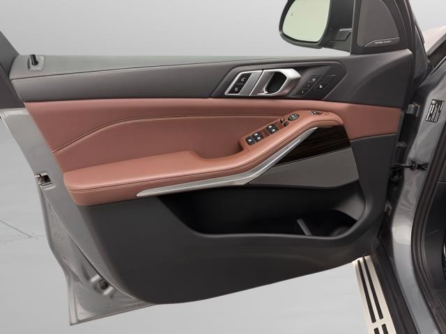 2025 BMW X5 xDrive40i AWD