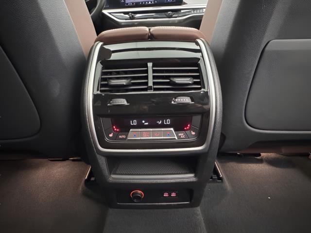 2025 BMW X5 xDrive40i AWD