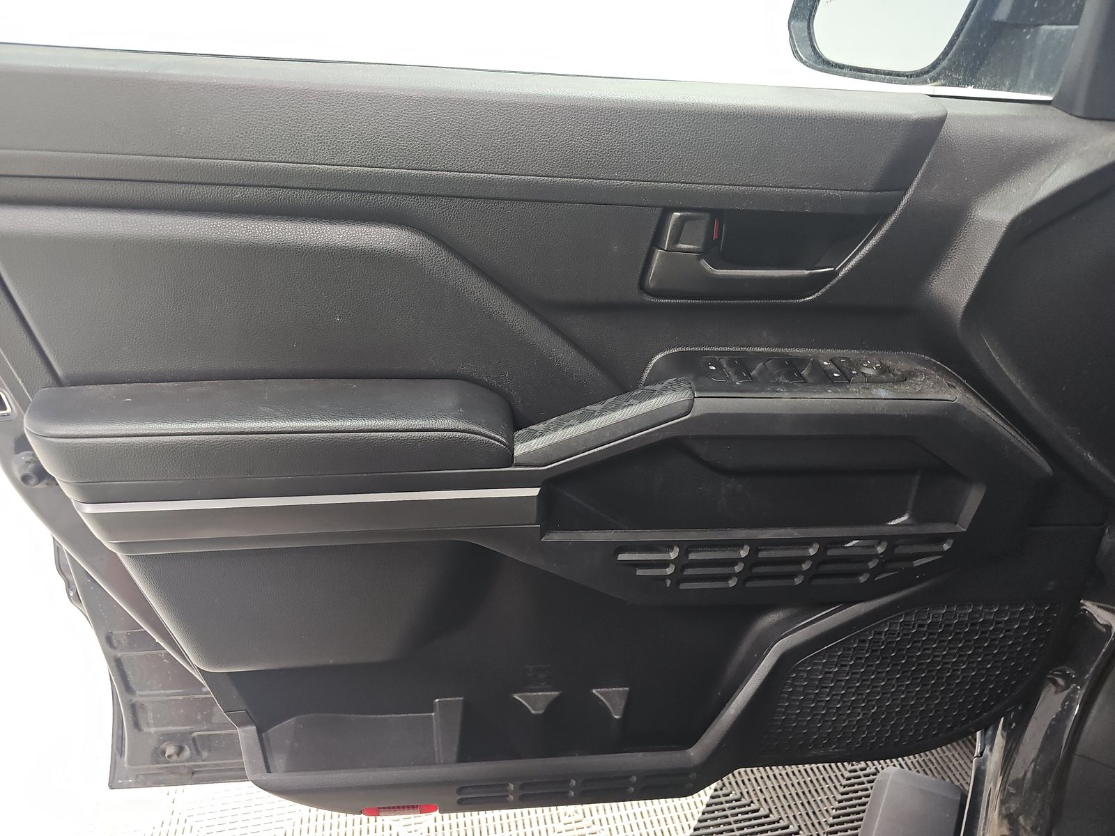 2025 Toyota Tacoma SR5 AWD