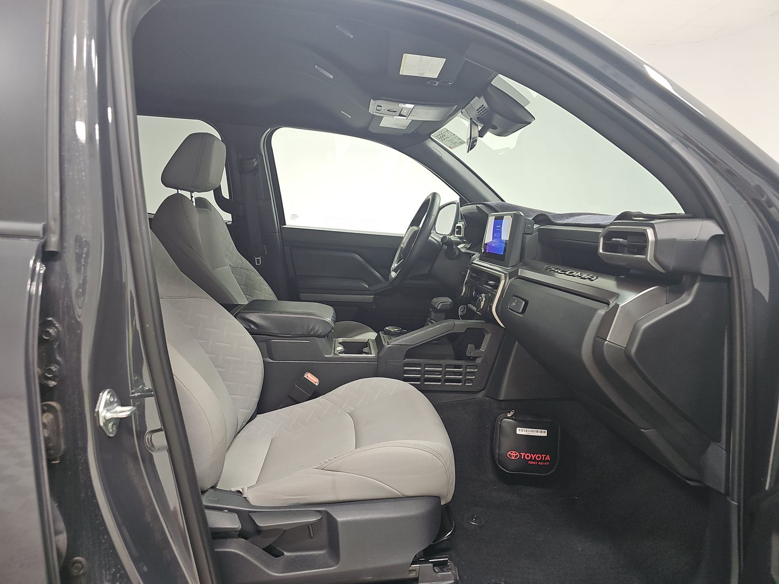 2025 Toyota Tacoma SR5 AWD