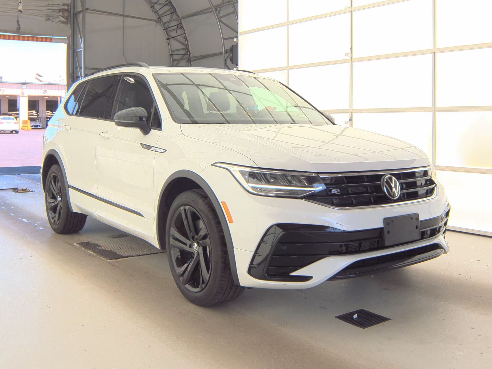 2023 Volkswagen Tiguan 2.0T SE R-Line Black AWD