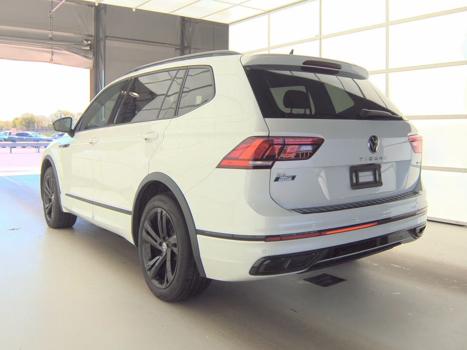 2023 Volkswagen Tiguan 2.0T SE R-Line Black AWD
