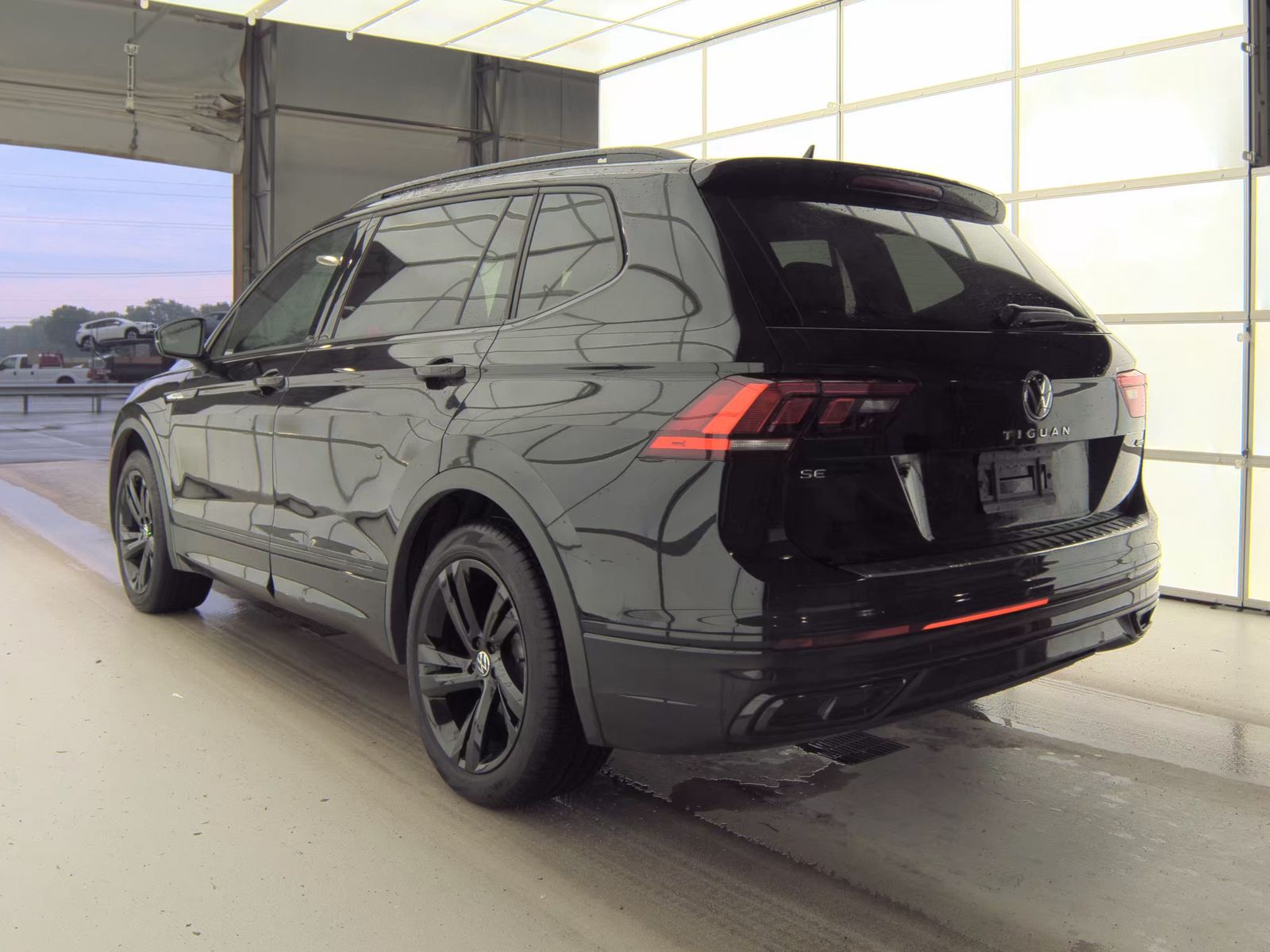 2023 Volkswagen Tiguan 2.0T SE R-Line Black AWD